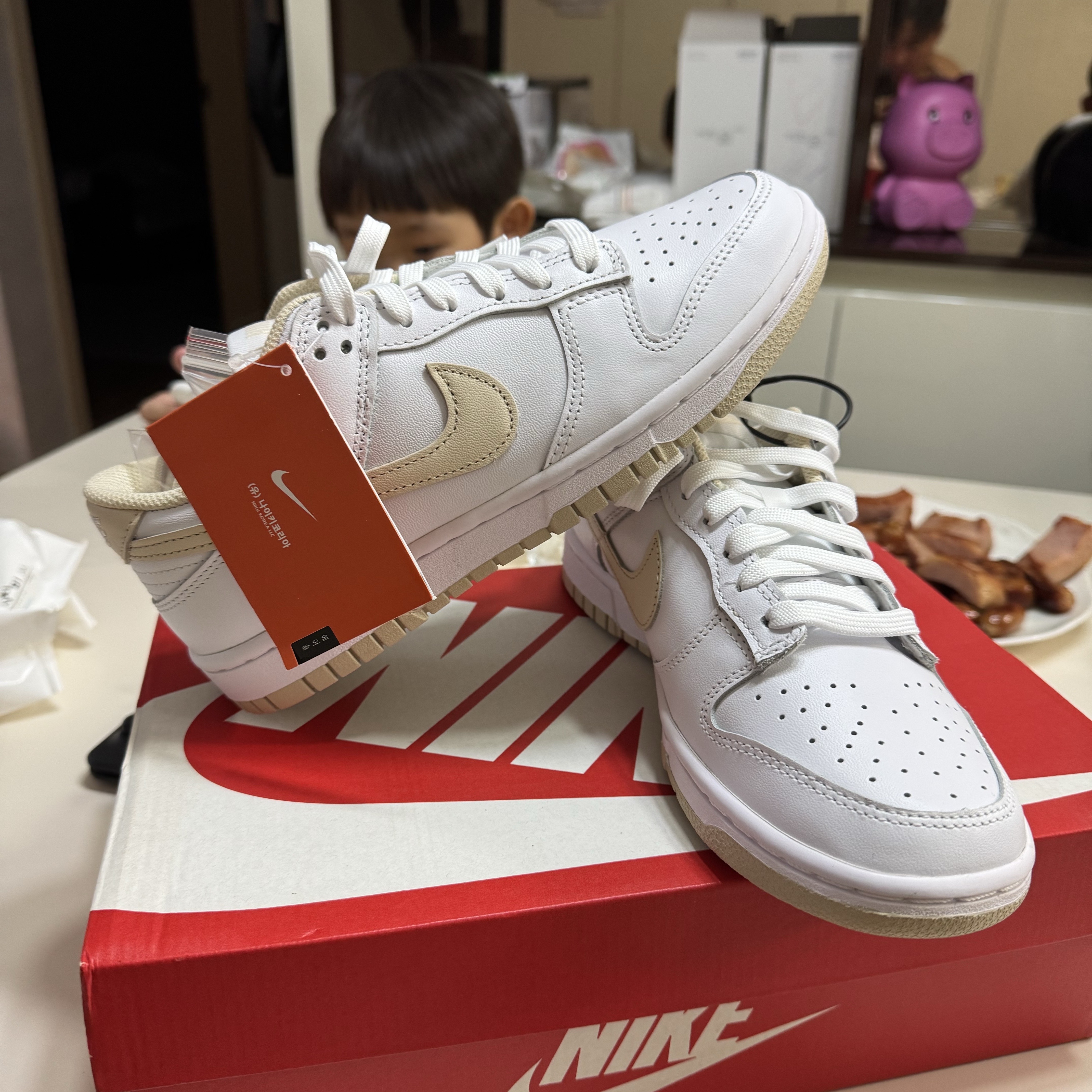 (W) Nike Dunk Low Pearl White 착용 스타일
