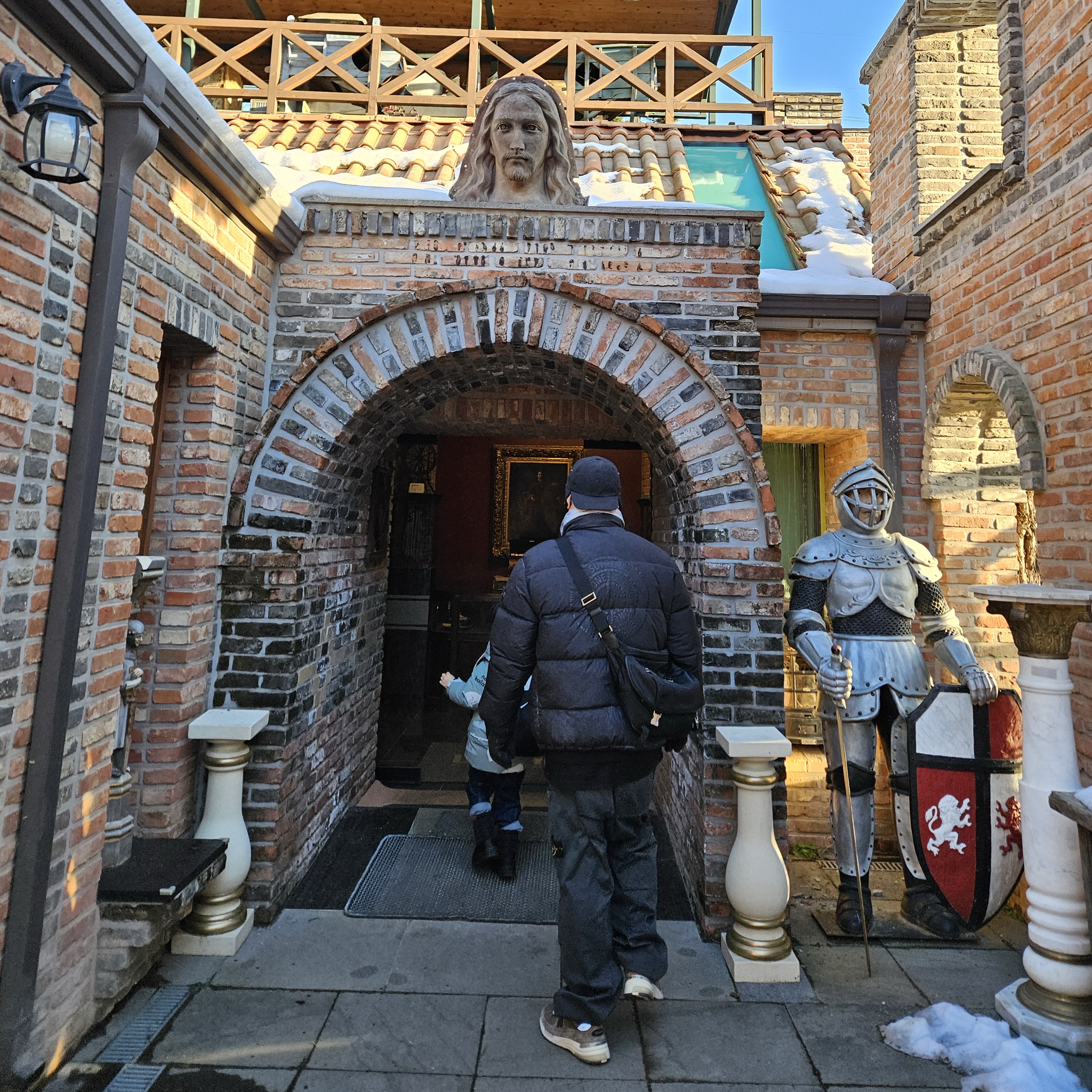 Palace x C.P. Company Goggle Ear Flap P-Cap Black - 23FW, Supreme x Stone Island Painted Camo Crinkle Down Jacket Black - 20FW 착용 스타일 - 2
