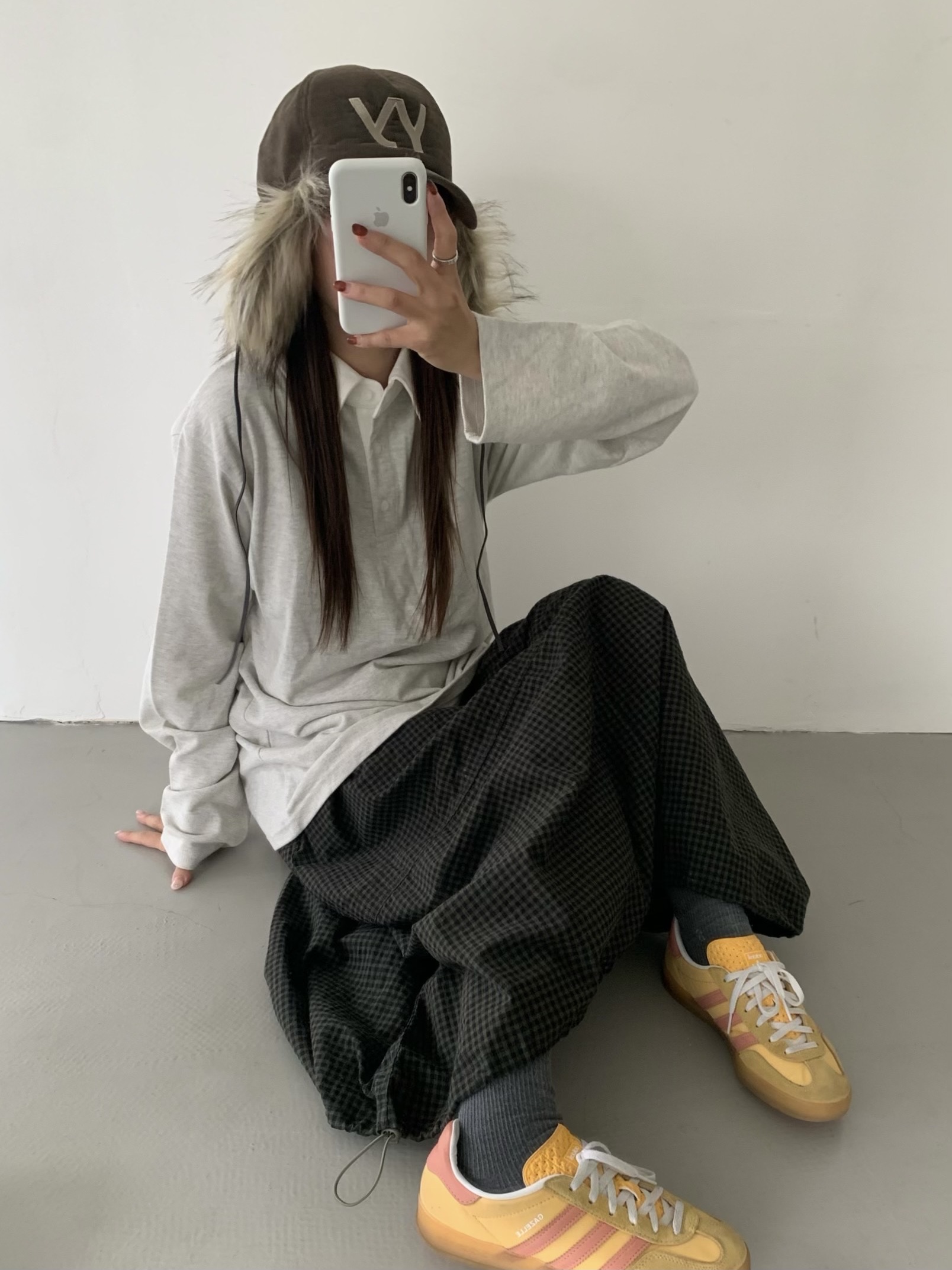 Open Yy Faux Fur Corduroy Earflap Cap Khaki, (W) Adidas Gazelle Indoor Semi Spark Clay 착용 스타일 - 1