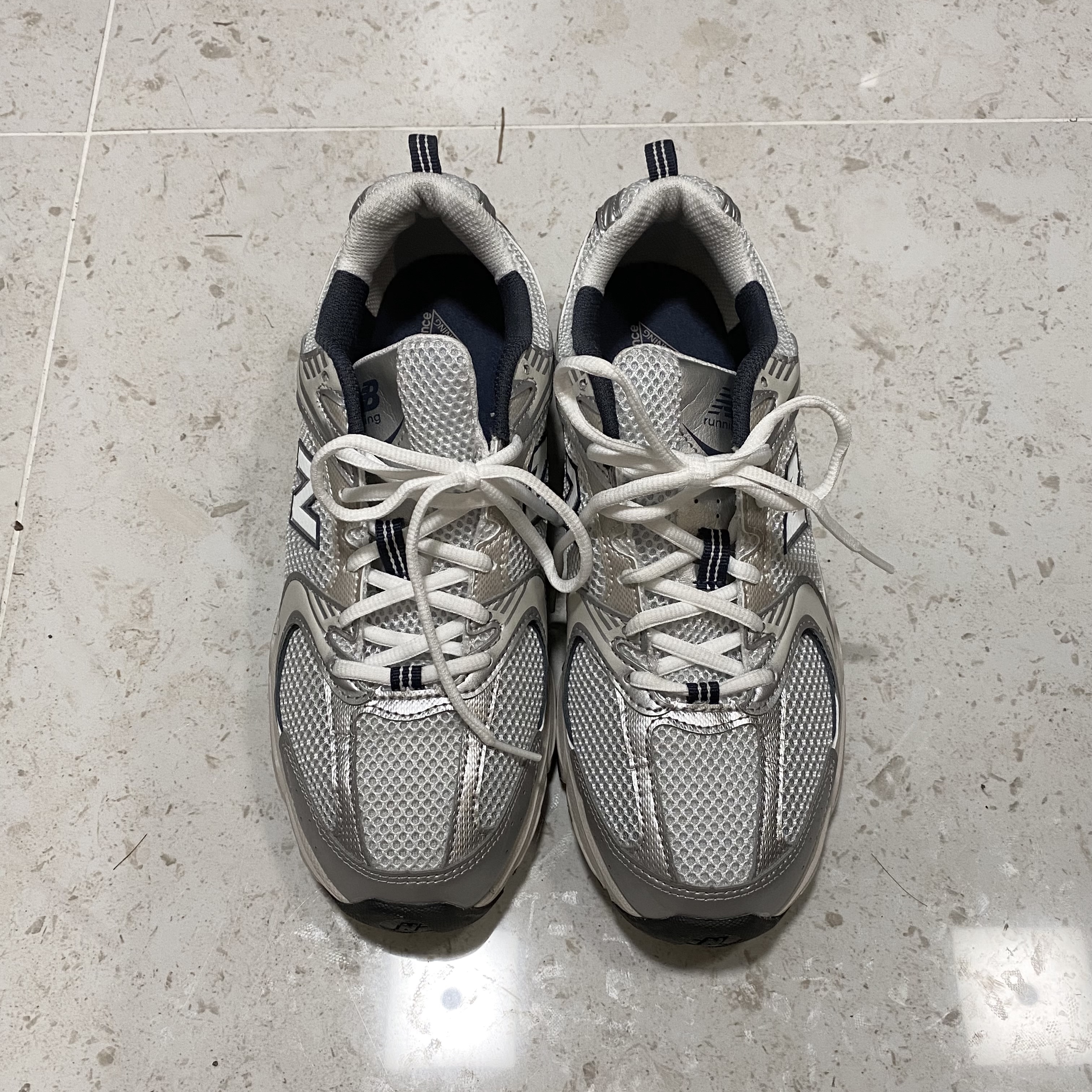 New Balance 530 Steel Grey 착용 스타일