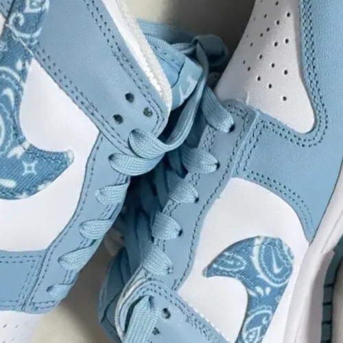 (W) Nike Dunk Low Essential Blue Paisley 착용 스타일