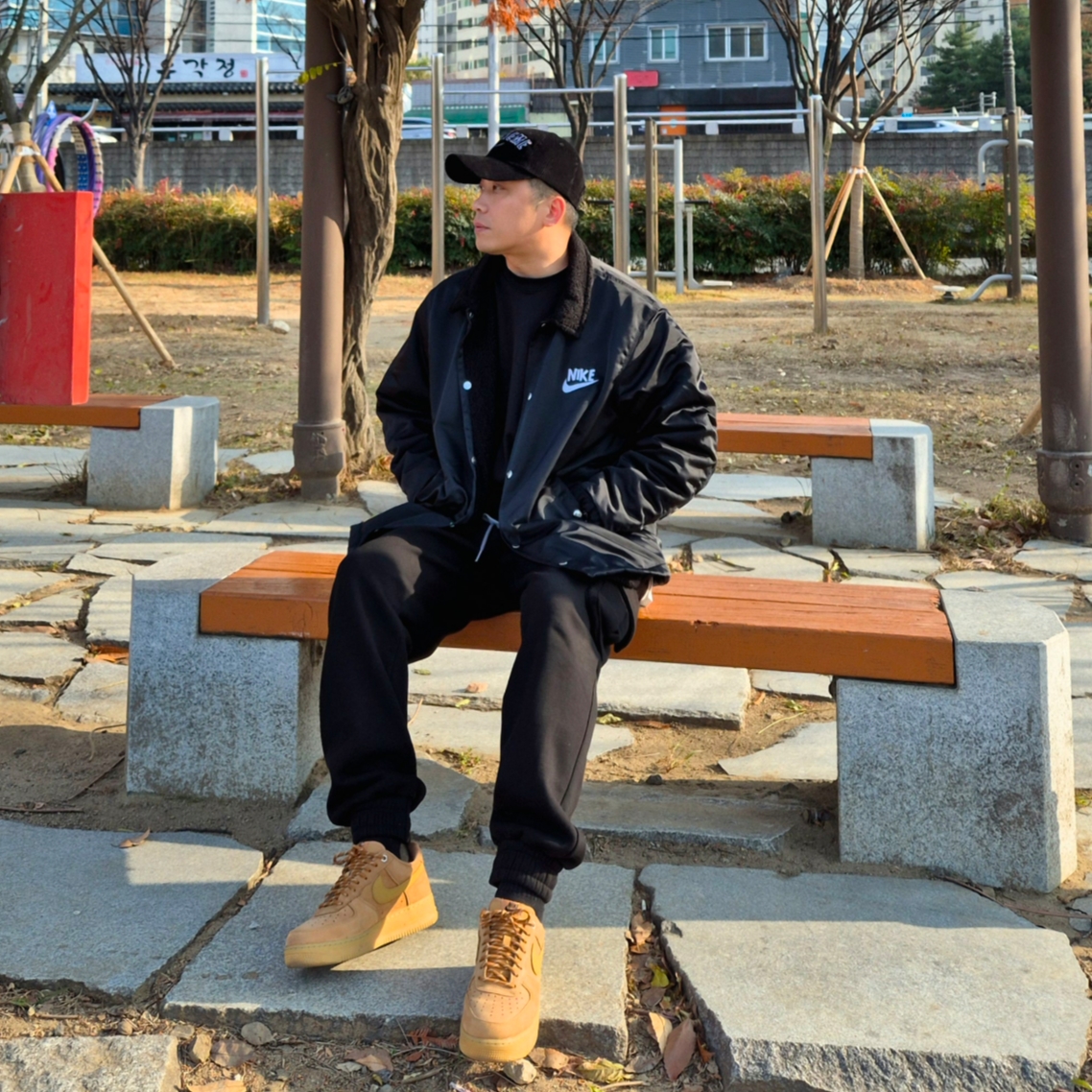 Nike Air Force 1 '07 WB Flax, Nike NSW Lined Winterized Coach Jacket Black White - Asia 착용 스타일 - 2