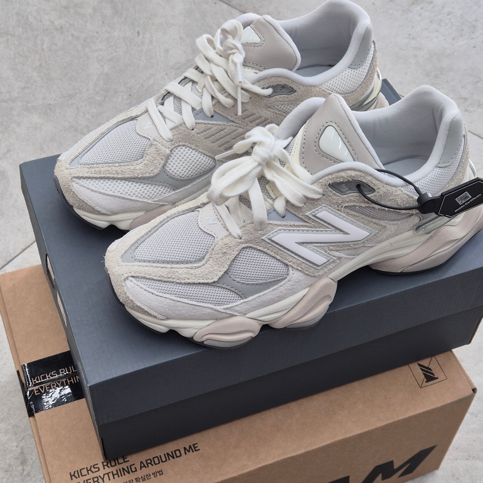 New Balance 9060 Grey Lilac 착용 스타일