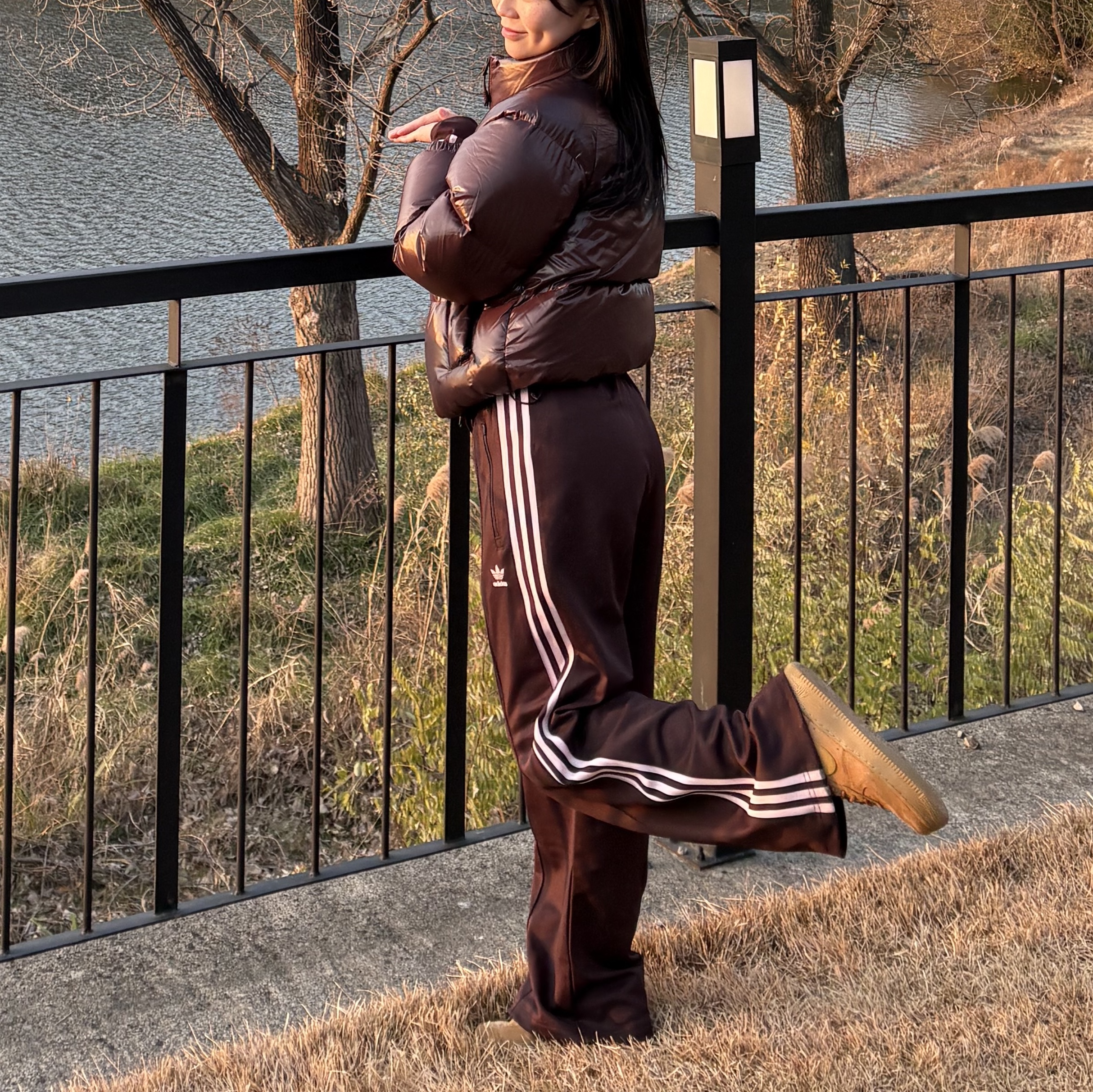 (W) Adidas Originals Beckenbauer Track Pants Shadow Brown - US Sizing, (W) The North Face White Label Neo Puffy Down Jacket Brown 착용 스타일 - 2