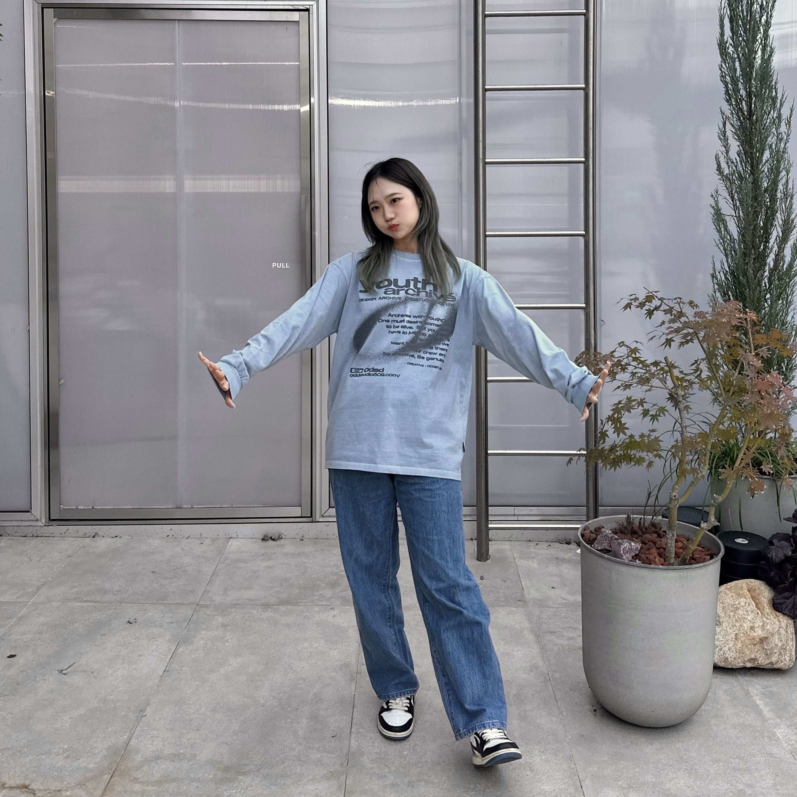 Jordan 1 x Travis Scott x Fragment Retro Low OG SP Military Blue, Palace Chain Script Jean Stone Wash - 23SS 착용 스타일 - 2