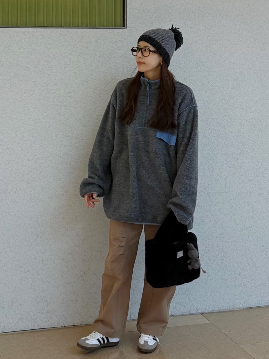 Gentle Monster x Maison Margiela MM113 Tortoiseshell Clear, Miffy x Bon Ton Toys Keychain Corduroy Grey 착용 스타일 - 1