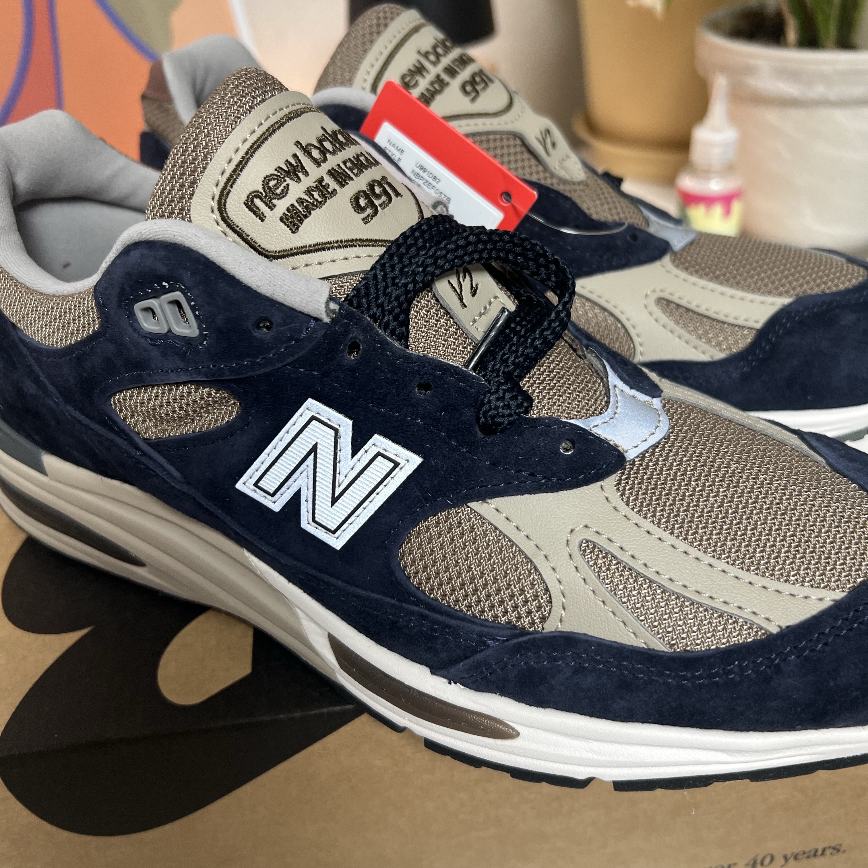 New Balance 991v2 Made in UK After Midnight Sepia Tint 착용 스타일 - 1