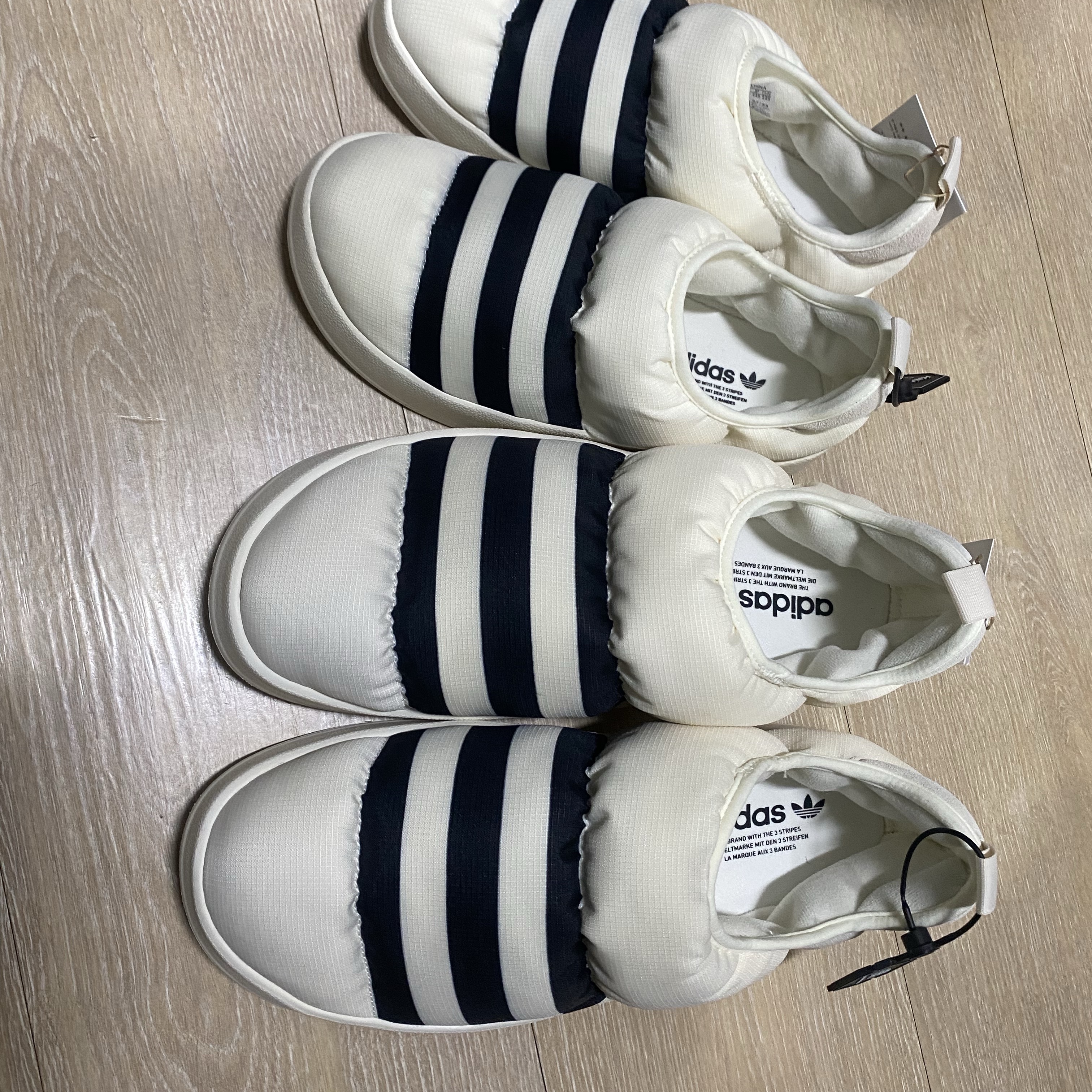 Adidas Puffylette Off White 착용 스타일