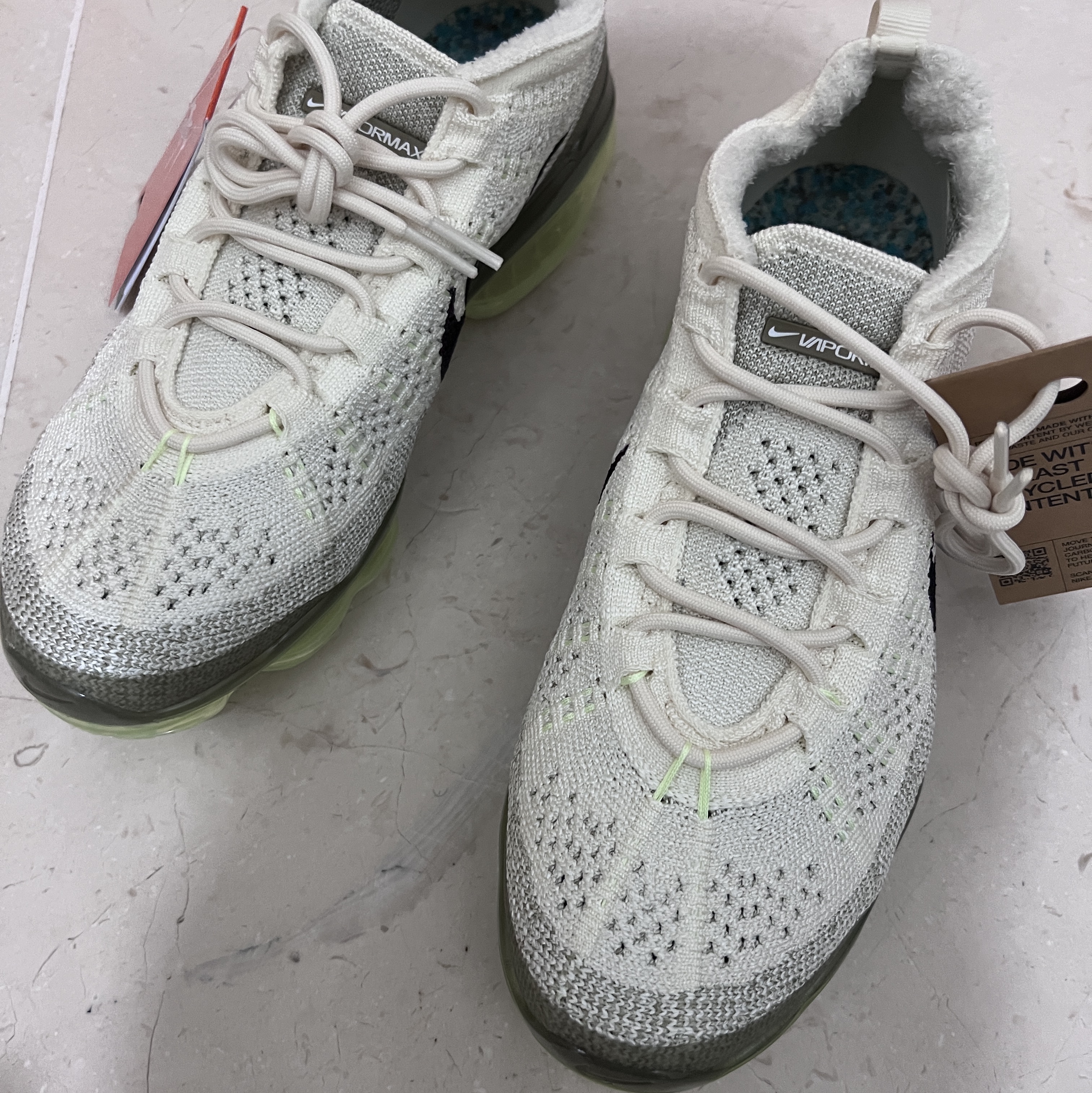 Nike Air Vapormax 2023 Flyknit Coconut Milk Neutral Olive 착용 스타일