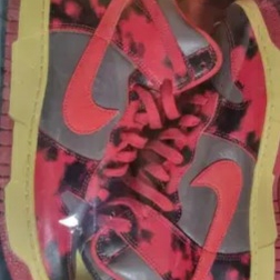 Nike Dunk High 1985 SP Red Acid Wash 착용 스타일