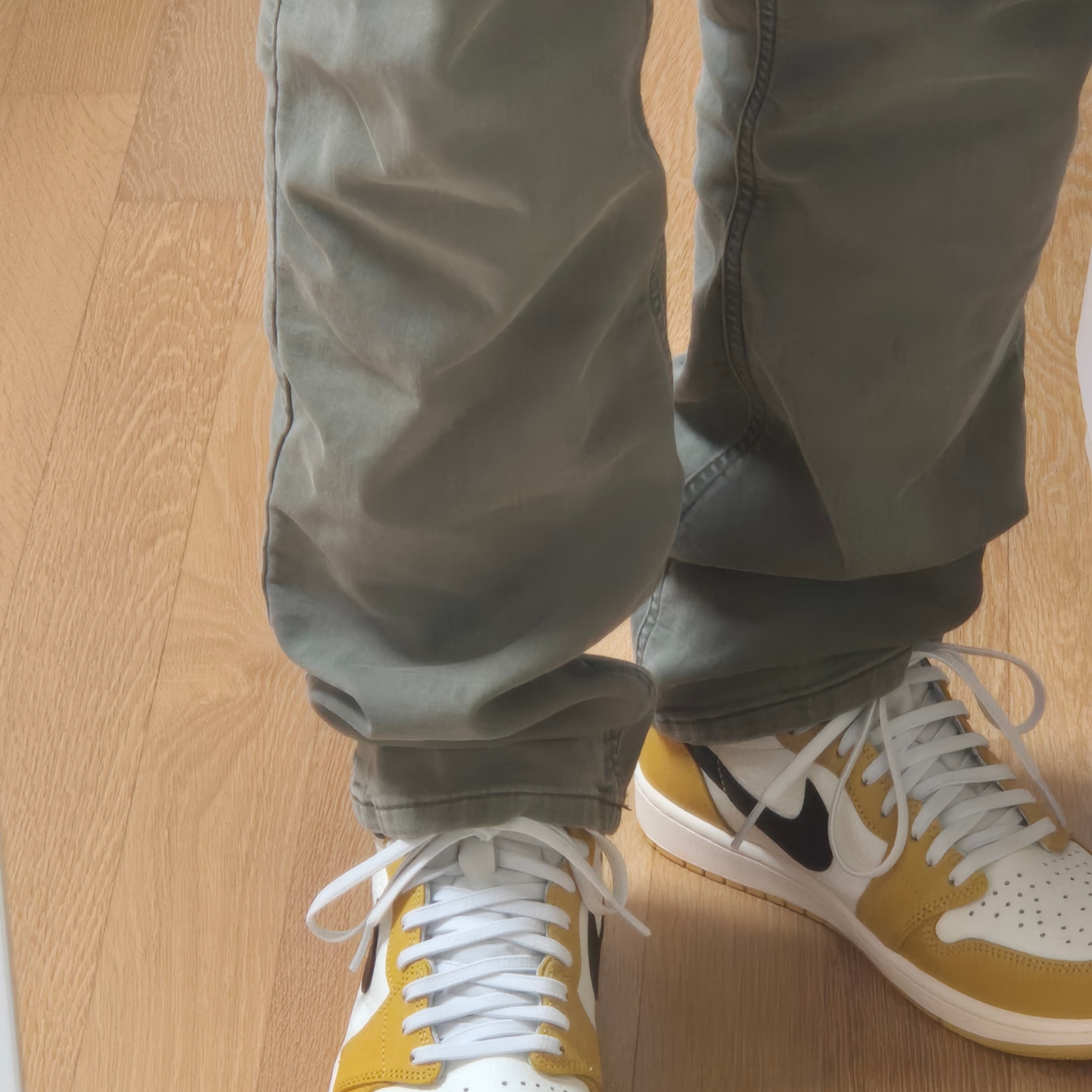 Jordan 1 Retro High OG Yellow Ochre 착용 스타일