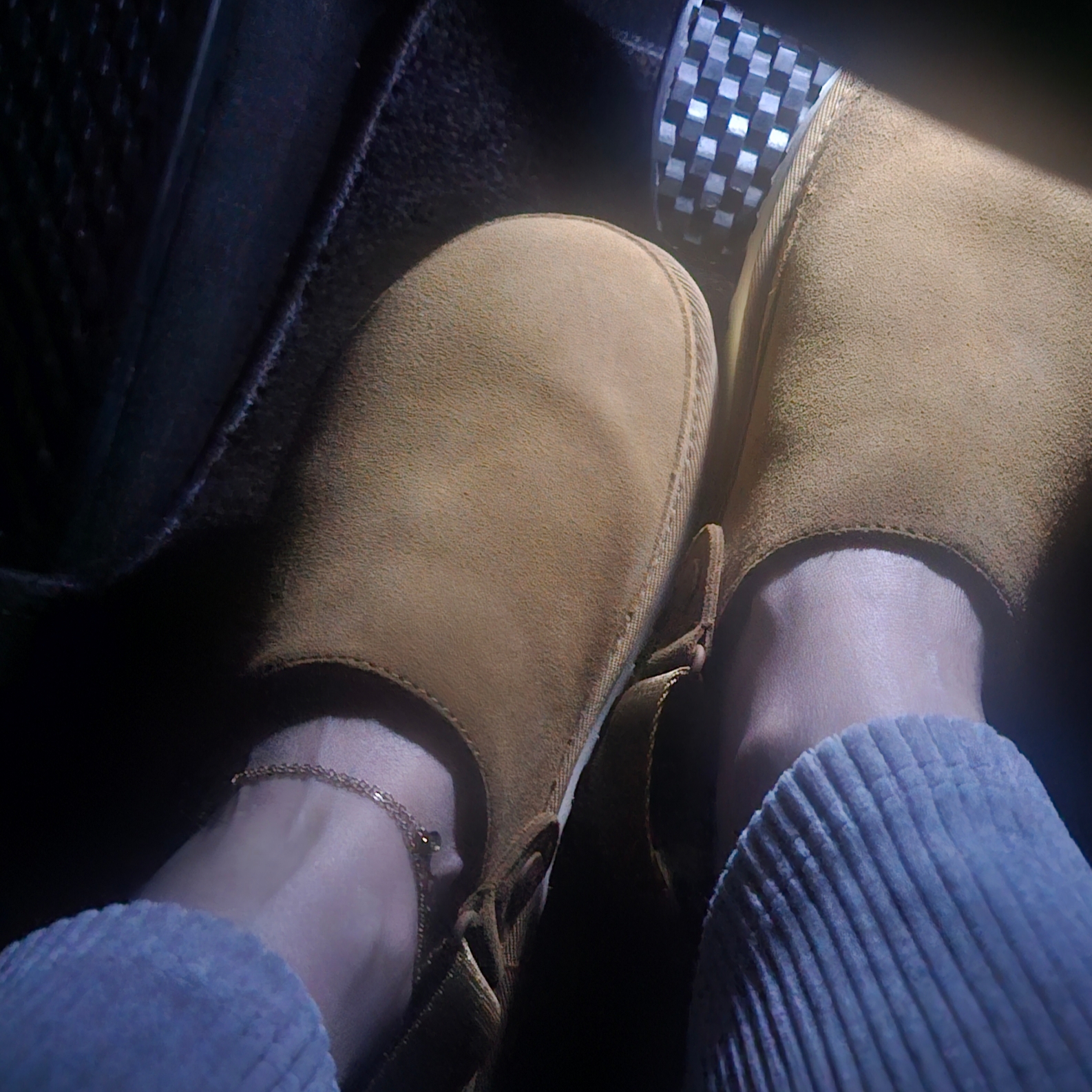 (W) UGG Goldenstar Clog Chestnut 착용 스타일