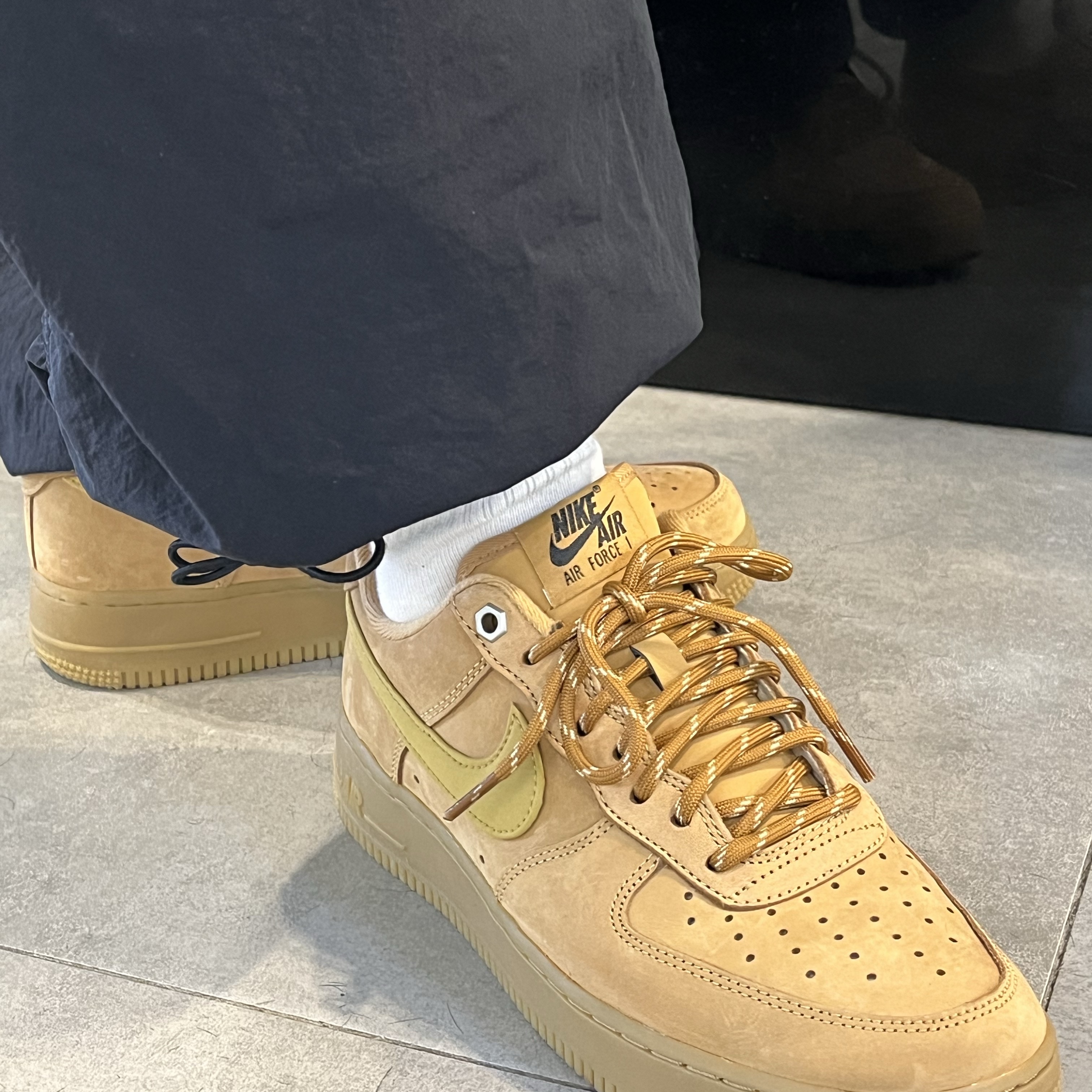 (W) Nike Air Force 1 '07 WB Flax Wheat 착용 스타일