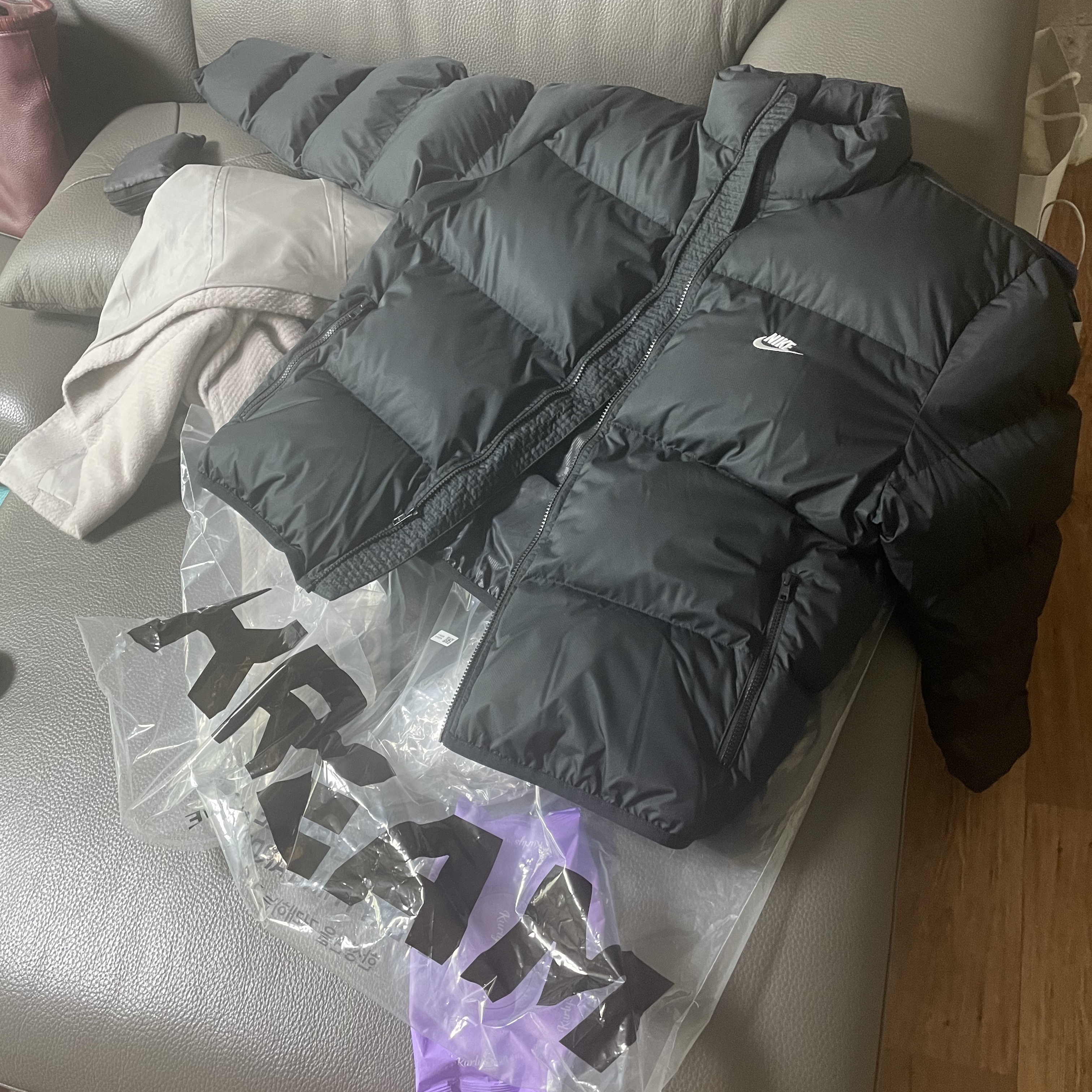 Nike NSW Puffer Jacket Black - Asia 착용 스타일