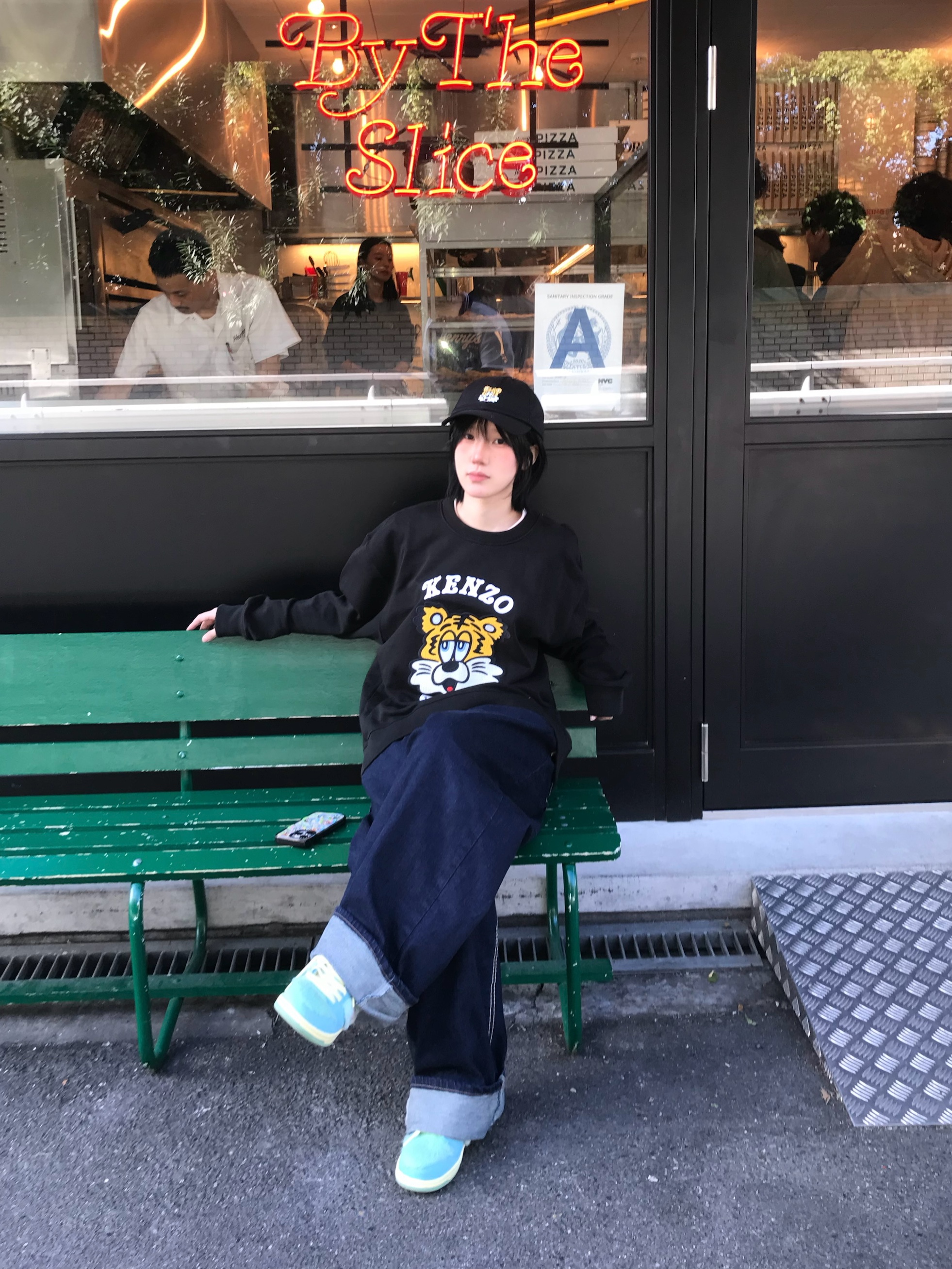 Nike x Verdy SB Dunk Low Pro Blue Gaze and Enamel Green, Kenzo x Verdy Market Genderless Embroidered Sweatshirts Black 착용 스타일 - 1