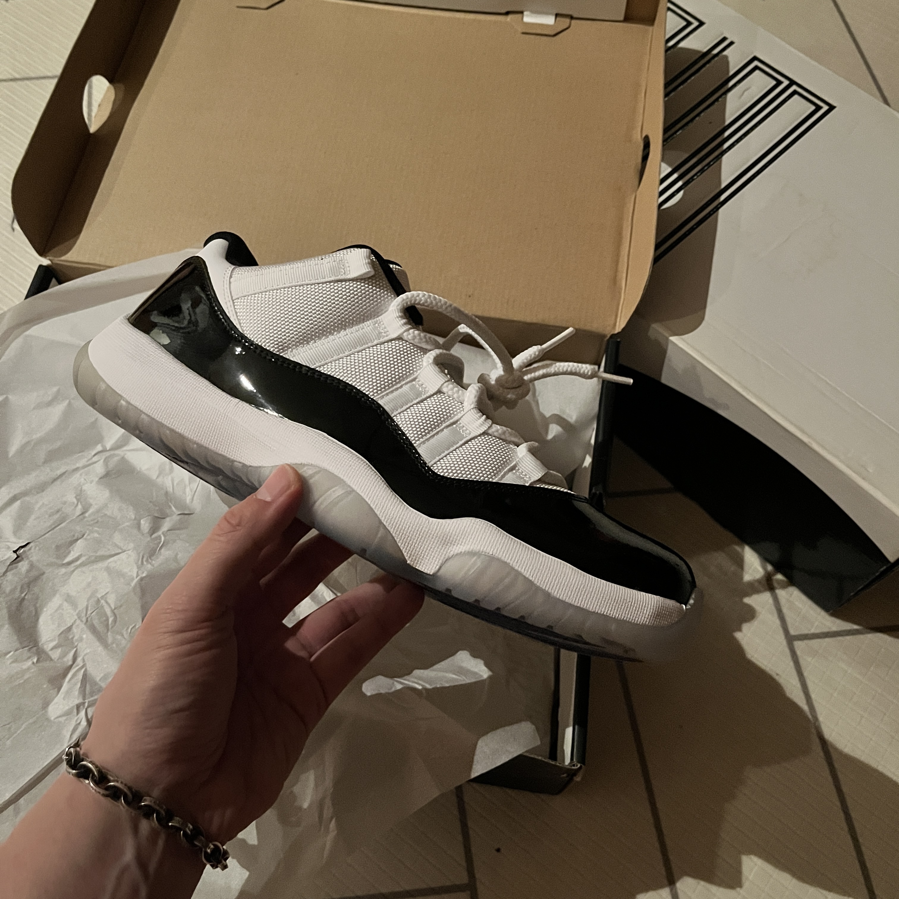 Jordan 11 Retro Concord 2011, Jordan 11 Retro Low Concord 착용 스타일 - 2