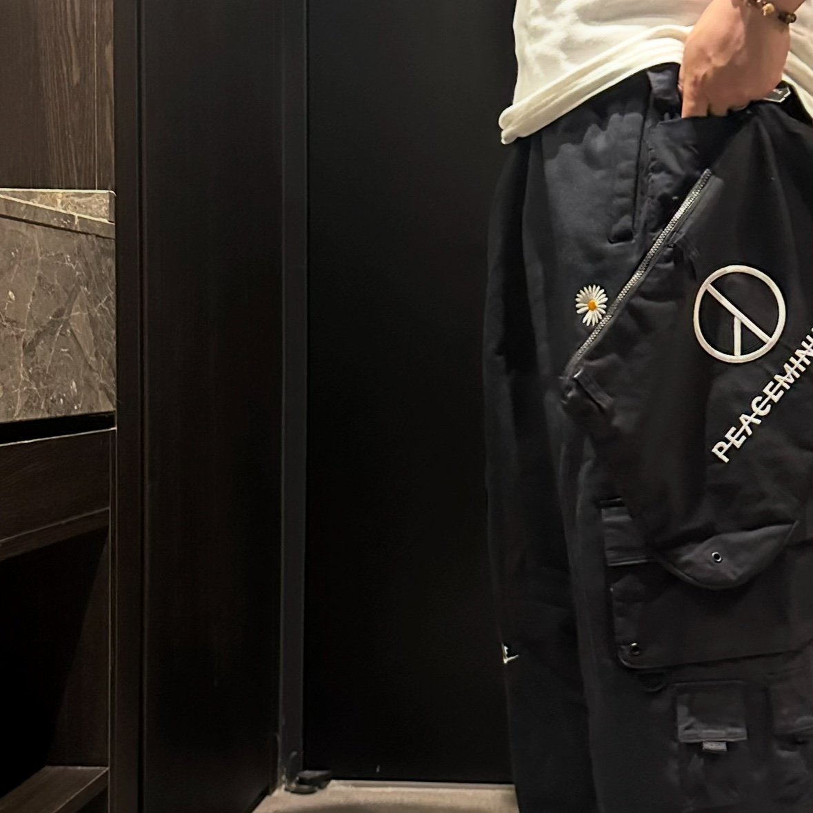 Nike x Peaceminusone Wide Pants Black (DR0096-010) 착용 스타일