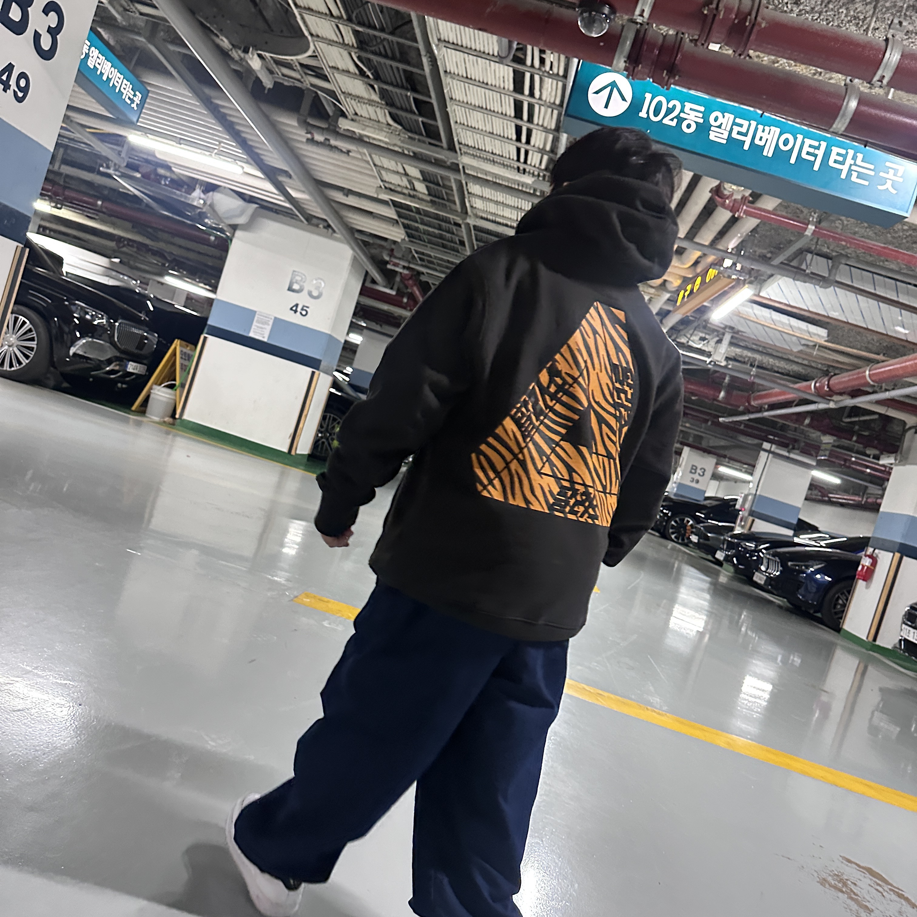 Palace Korea Hoodie Black - 24SS 착용 스타일 - 2
