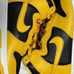 Nike Wu-Tang Clan Dunk High Black and Pollen 착용 스타일