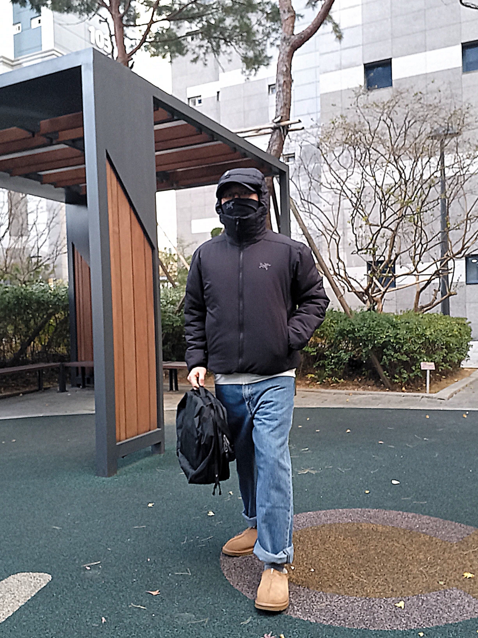 Arc'teryx Small Bird Cap Black, Arc'teryx Arc'Multi Bird Logo LS T-Shirt Black 착용 스타일 - 8