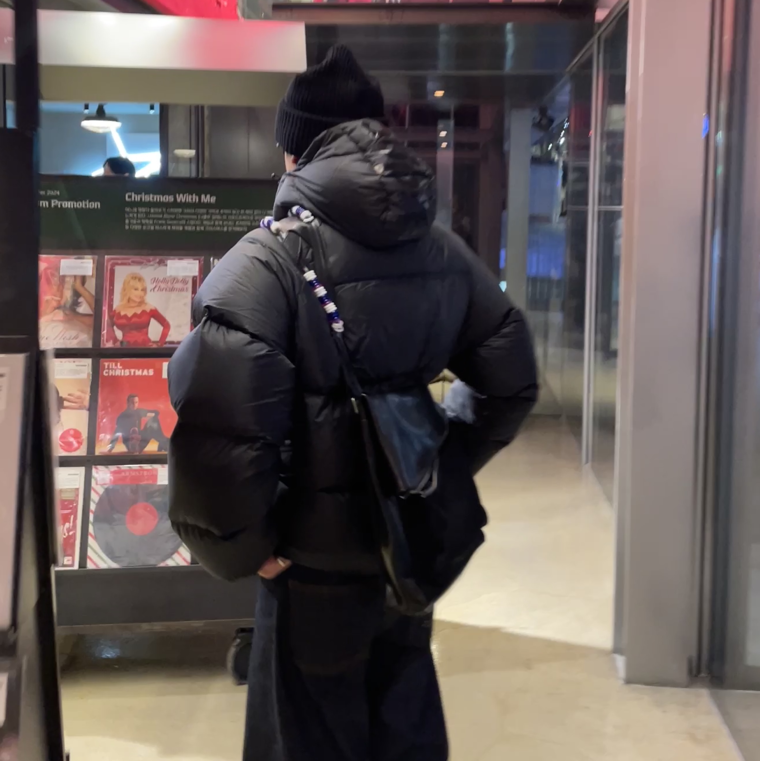 Supreme 700-Fill Down Lightweight Puffer Jacket Black - 24FW, Nike x Comme des Garcons Homme Plus Air Max Sunder SP White Black 착용 스타일 - 1