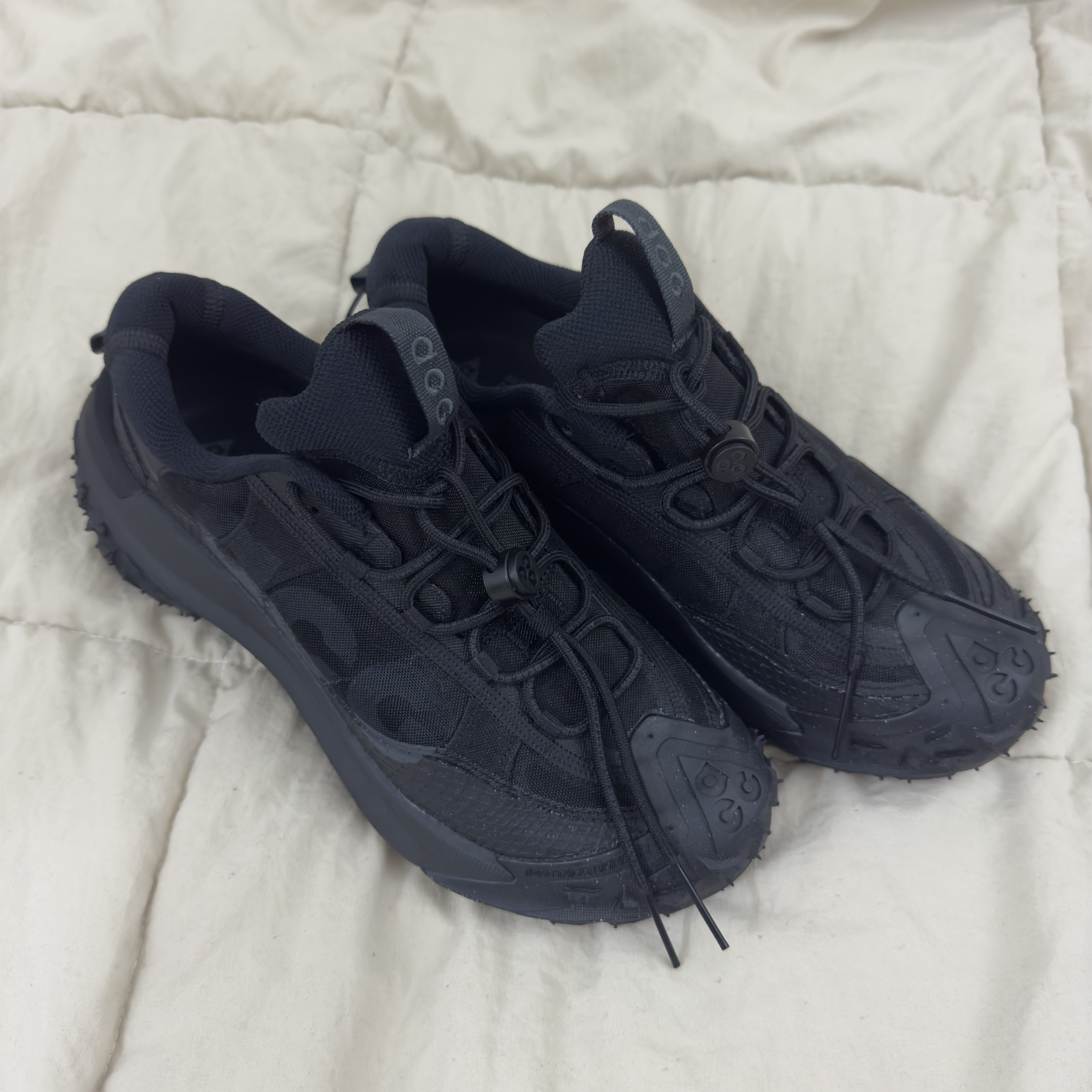 Nike ACG Mountain Fly 2 Low Black 착용 스타일 - 5