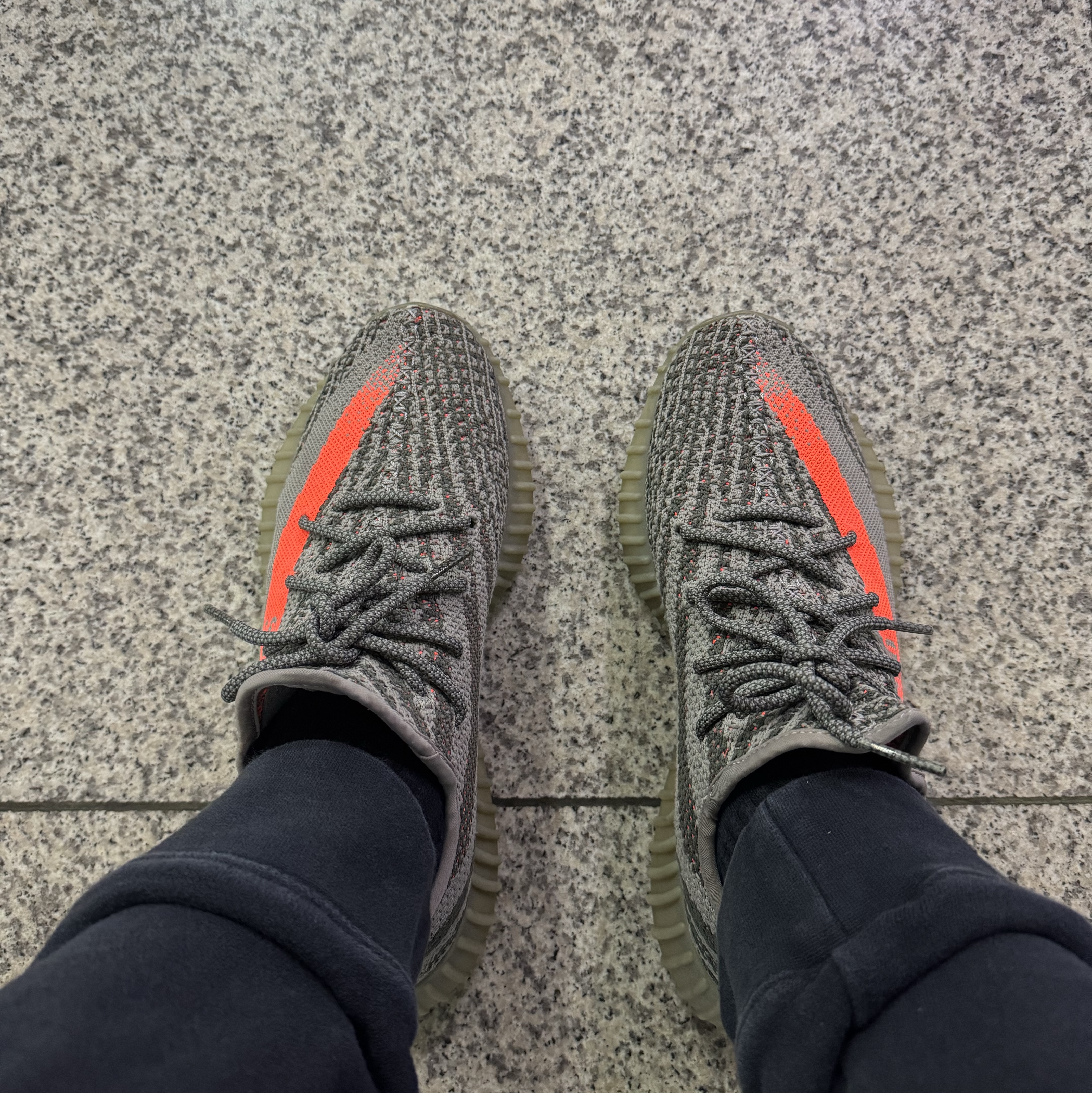Adidas Yeezy Boost 350 V2 Beluga - Reflective 착용 스타일