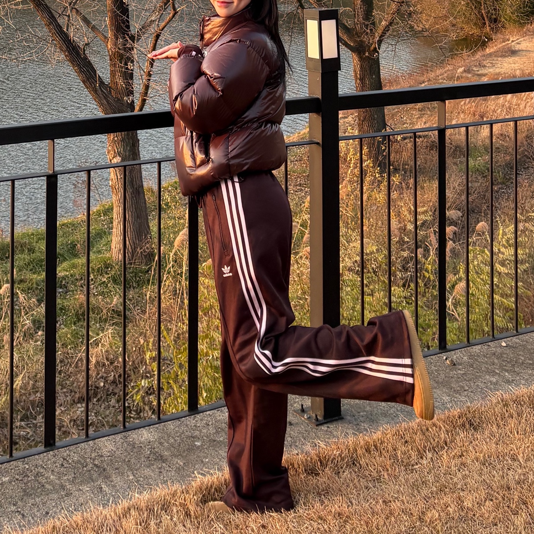 (W) Adidas Originals Beckenbauer Track Pants Shadow Brown - US Sizing, (W) The North Face White Label Neo Puffy Down Jacket Brown 착용 스타일 - 3