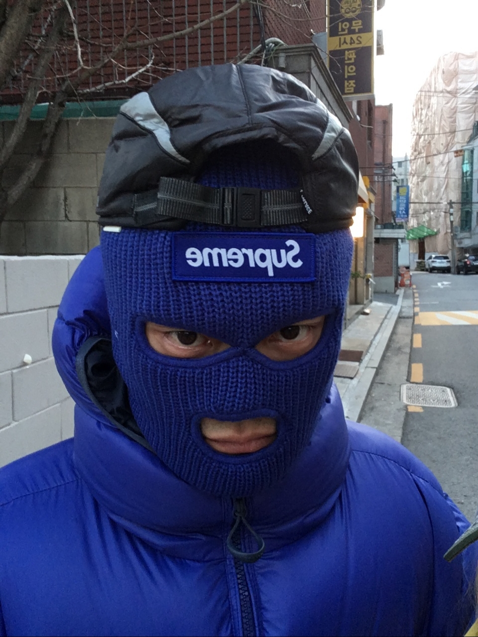 Palace Pertex Tri-Cool Runner Black - 23FW, Supreme New Era Box Logo Balaclava Light Royal - 24FW 착용 스타일