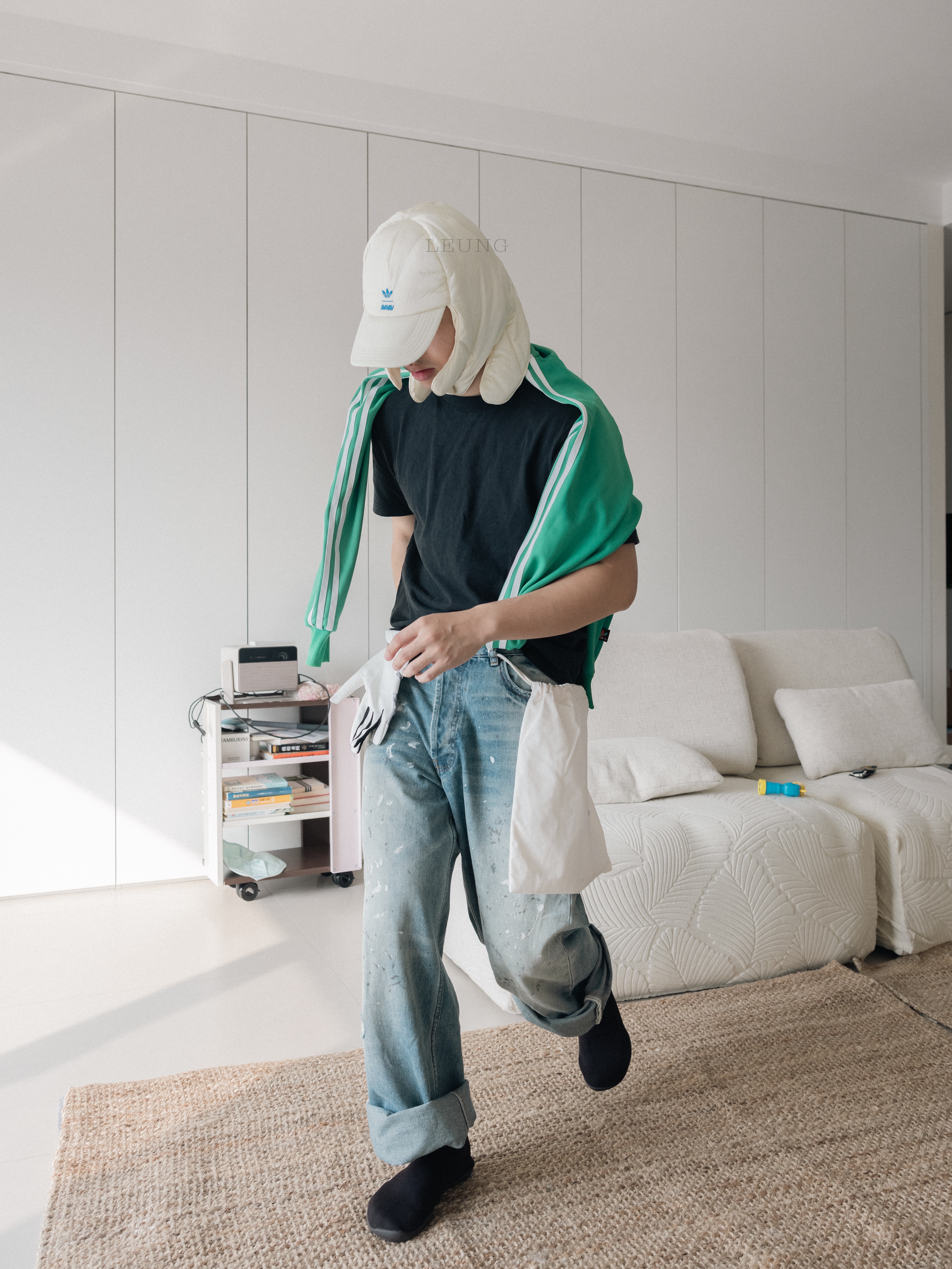 Adidas x Avavav Flaps Cap Cream White, Yeezy YZY Pods Black 착용 스타일 - 1