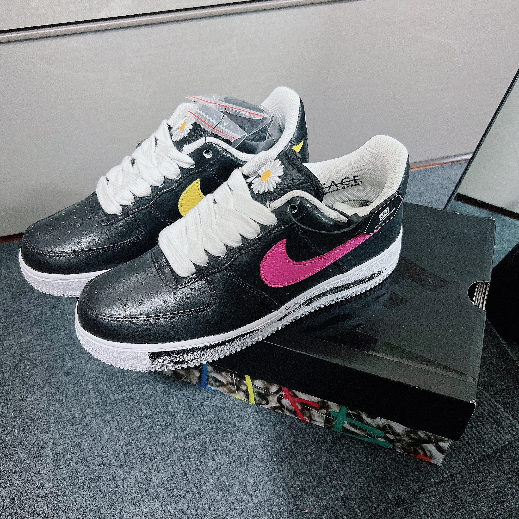 Nike x Peaceminusone Air Force 1 Low Para-Noise 3.0 Black and Multicolor 착용 스타일 - 4