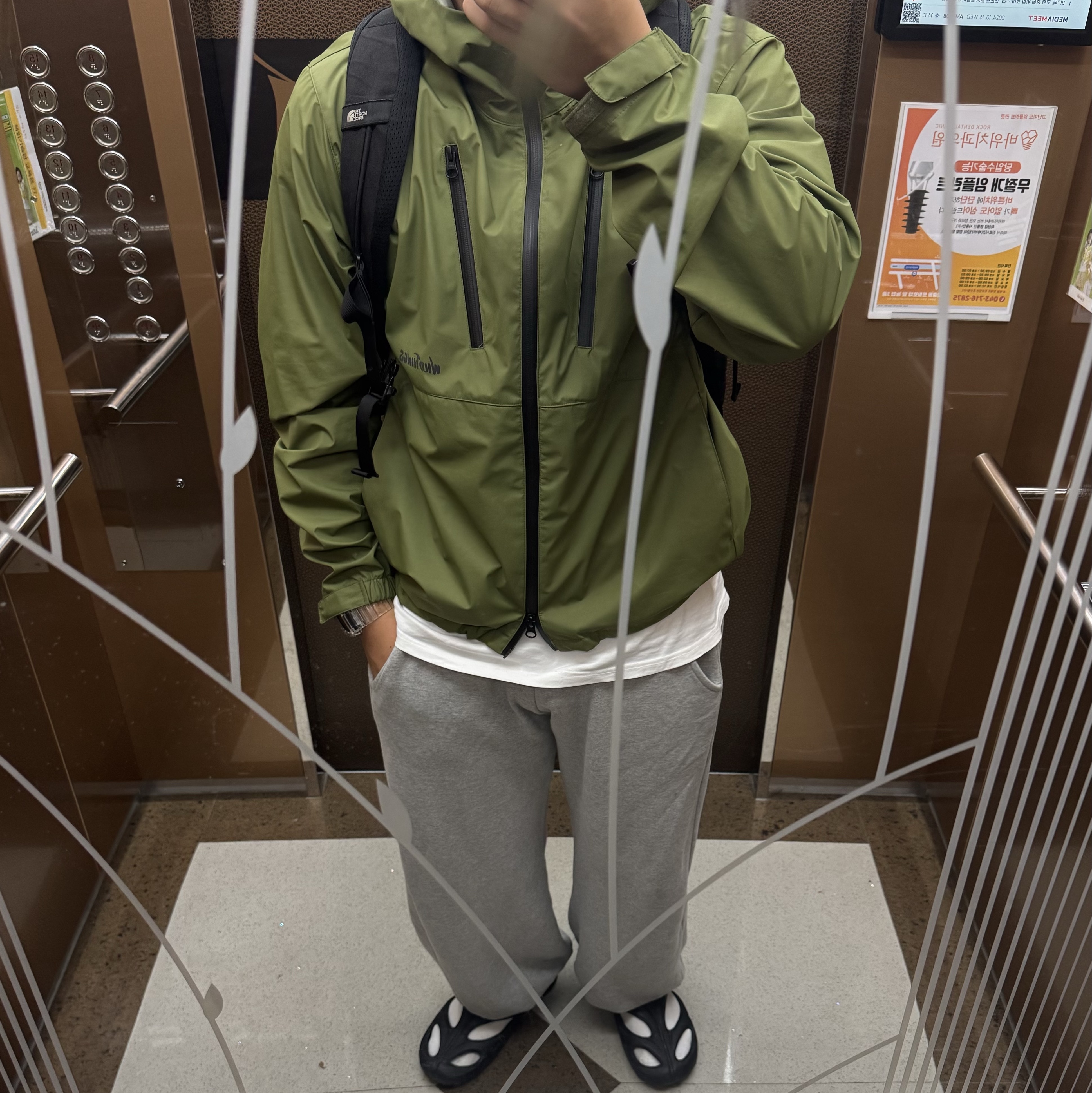 Keen Shanti Black Dawn Blue, The North Face Tech Shot Black 착용 스타일