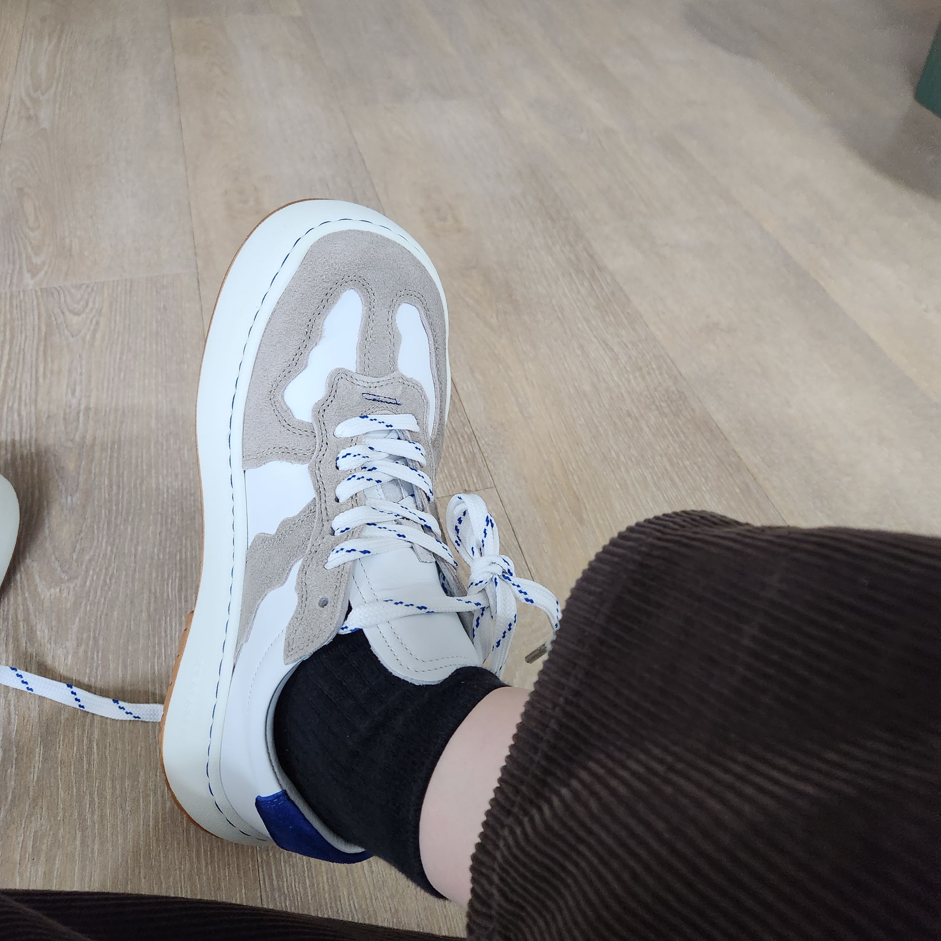 Ader Error Log; Baus Off White 착용 스타일