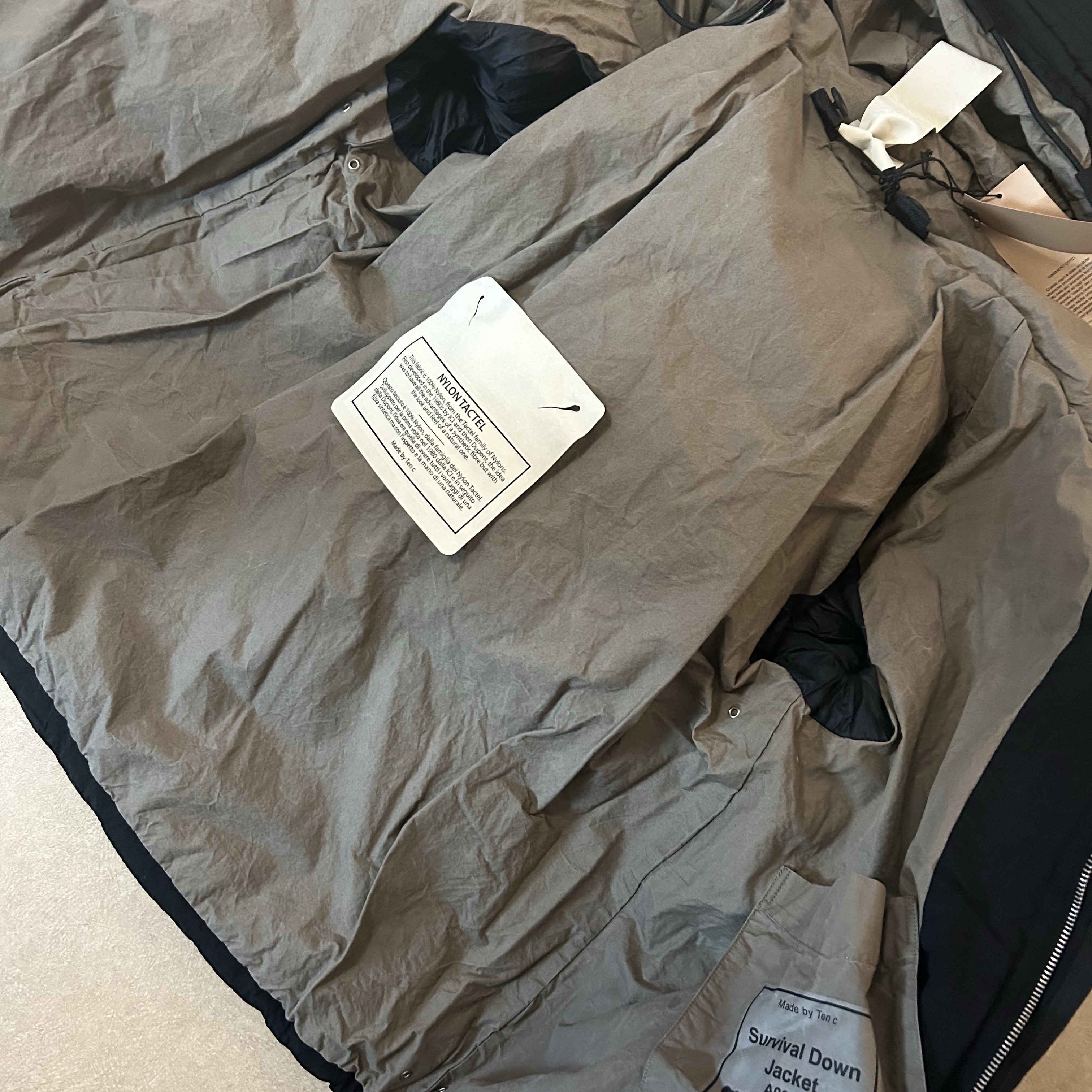 Ten C Survival Down Jacket Black 착용 스타일