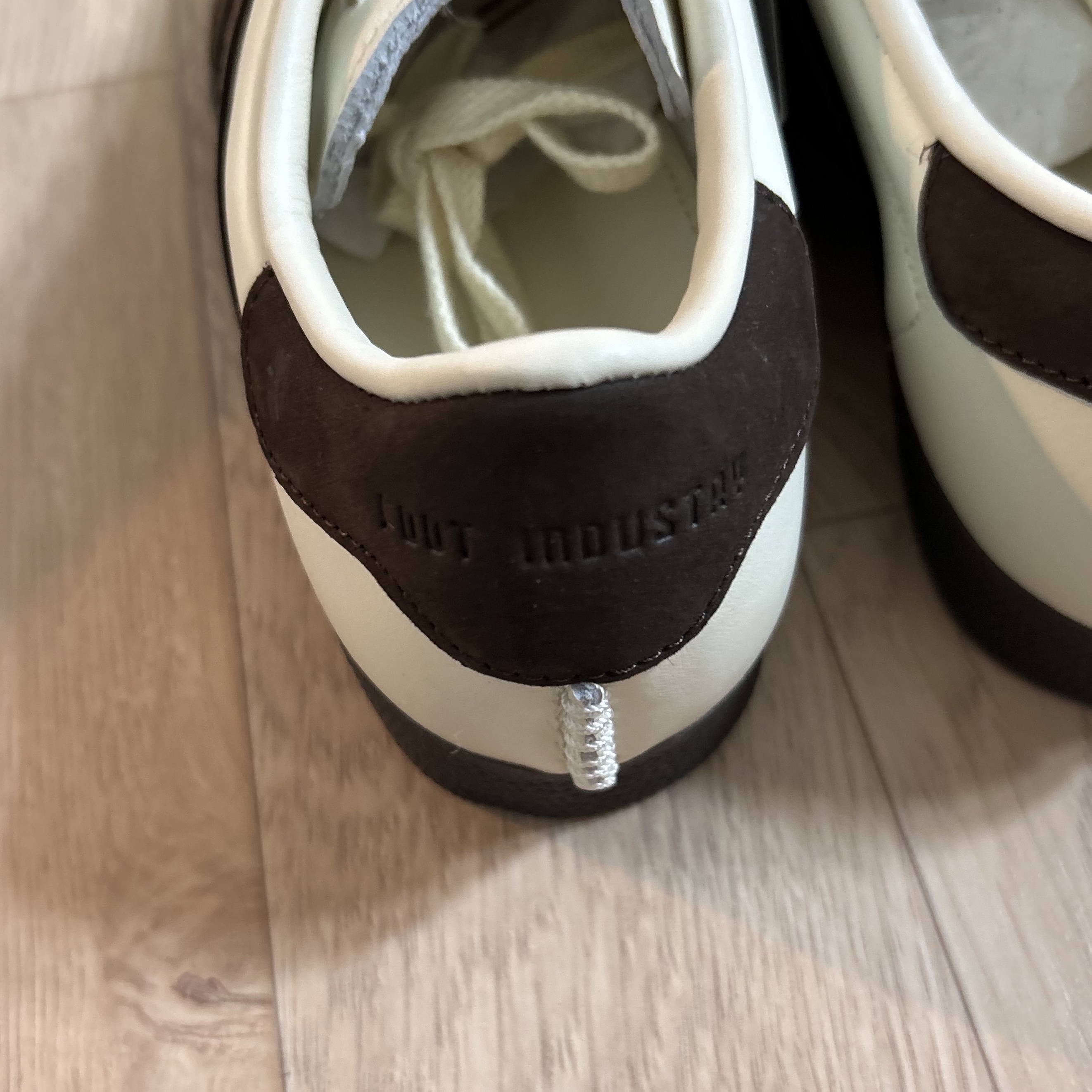 Adidas x Foot Industry Gazelle Cream White Dark Brown 착용 스타일