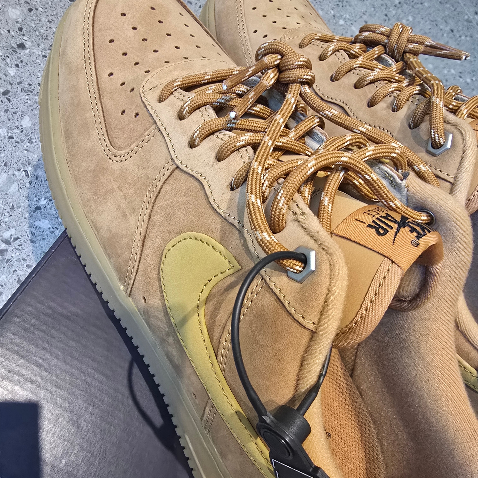 Nike Air Force 1 '07 WB Flax 착용 스타일 - 3