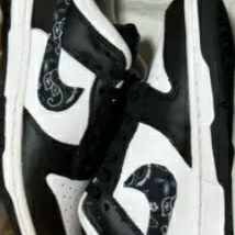 (W) Nike Dunk Low Essential Black Paisley 착용 스타일