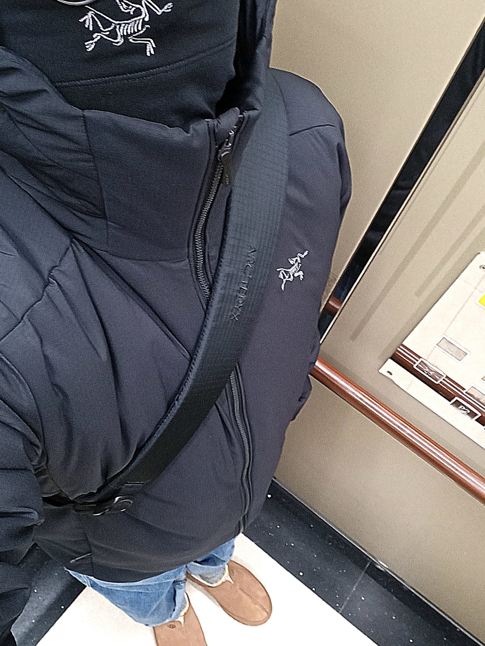 Arc'teryx Rho Neck Gaiter Long Black, Arc'teryx Atom Heavyweight Hoody Black 착용 스타일 - 1