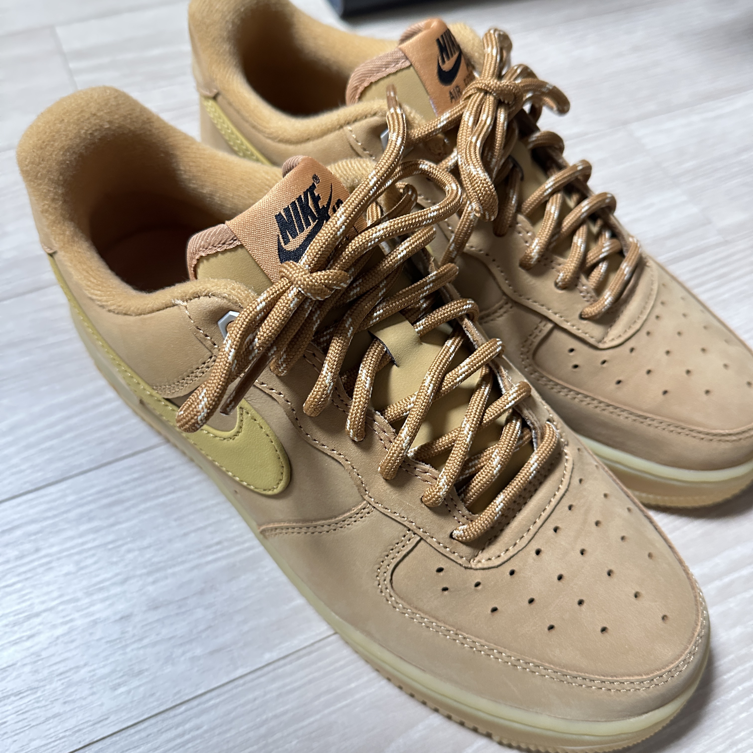 Nike Air Force 1 '07 WB Flax 착용 스타일