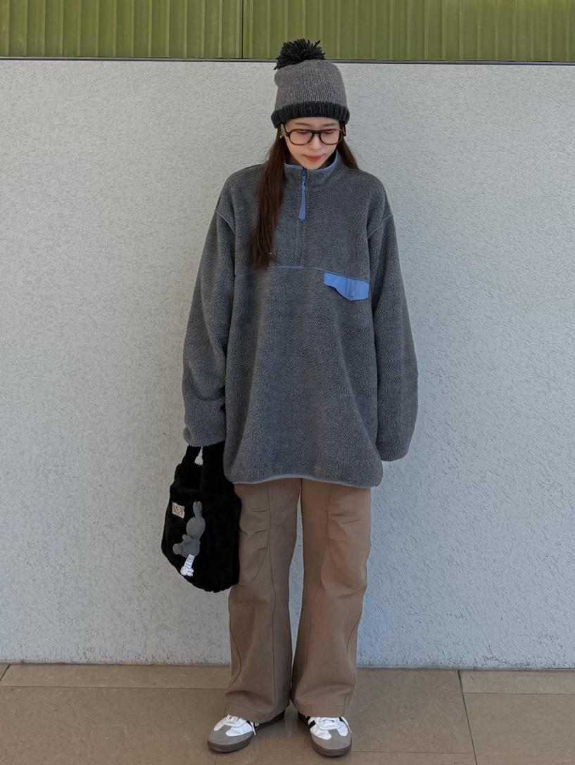 Gentle Monster x Maison Margiela MM113 Tortoiseshell Clear, Miffy x Bon Ton Toys Keychain Corduroy Grey 착용 스타일 - 3