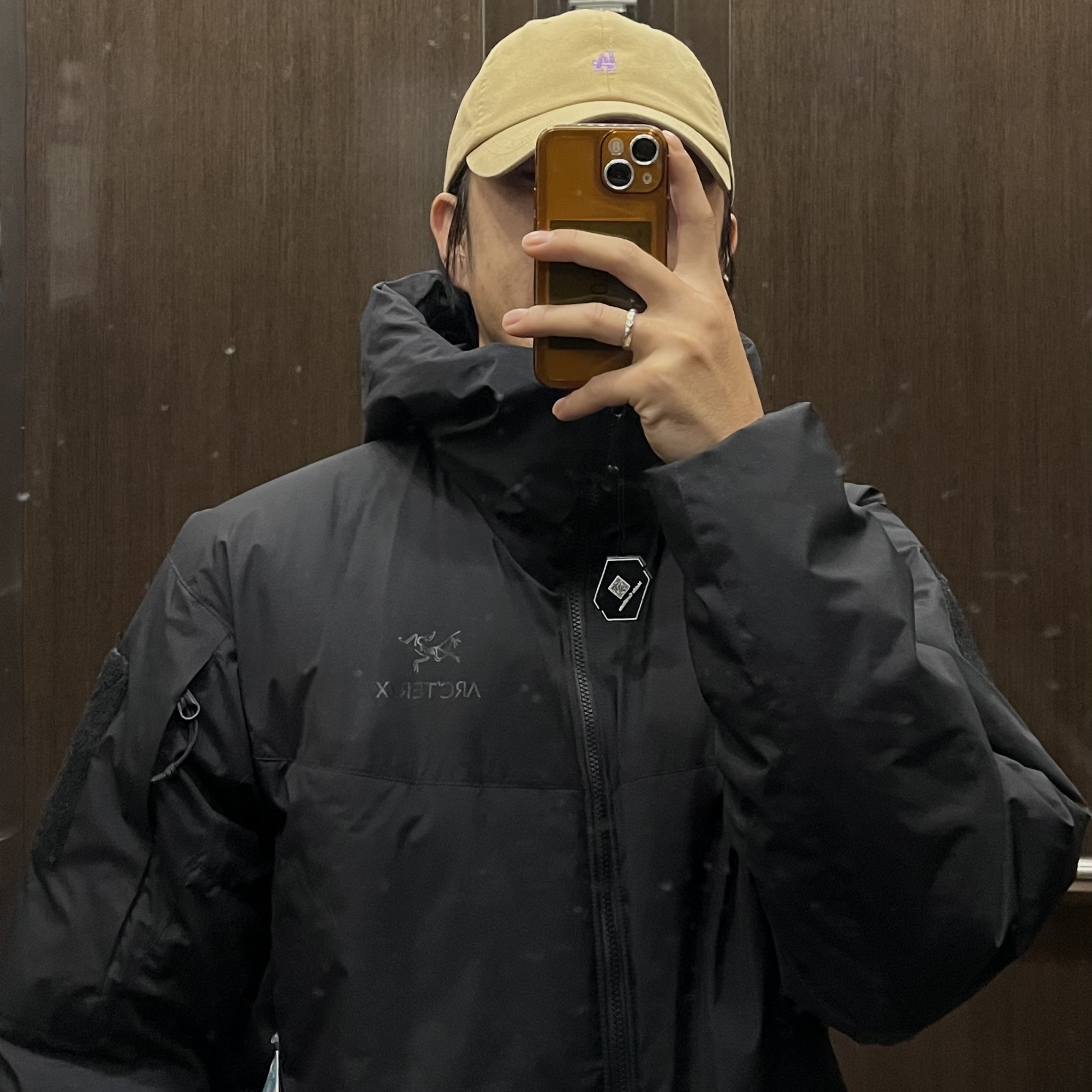 Arc'teryx LEAF Cold WX Hoody LT Gen 2 Black, Arc'teryx Atom AR Hoody Black 착용 스타일 - 2
