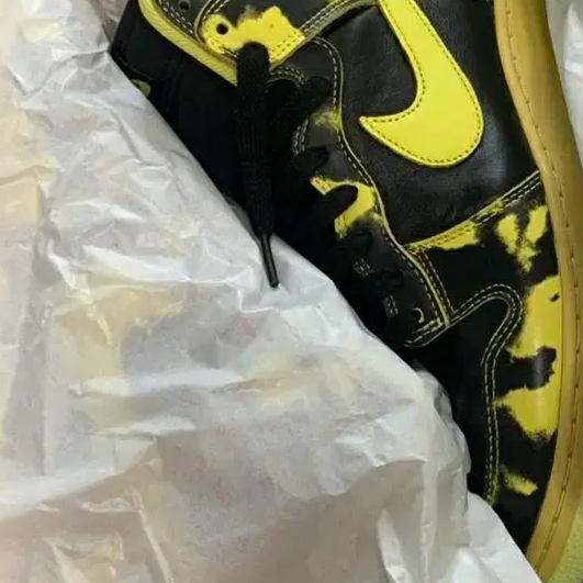 Nike Dunk High 1985 SP Yellow Acid Wash 착용 스타일