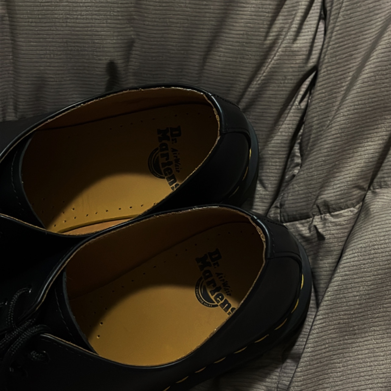 Dr. Martens 1461 Smooth Black 착용 스타일 - 1