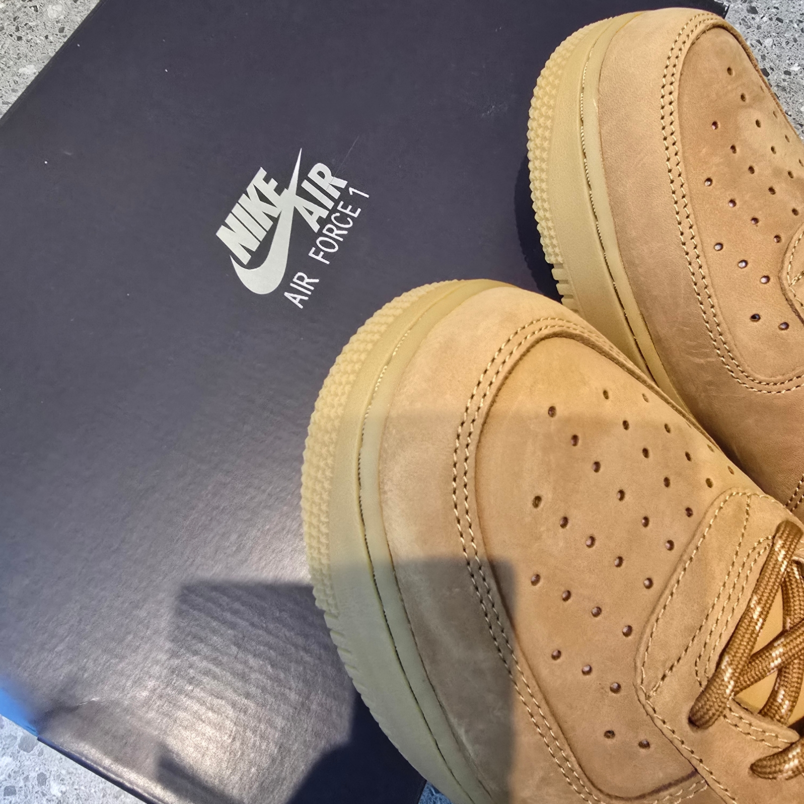 Nike Air Force 1 '07 WB Flax 착용 스타일 - 1