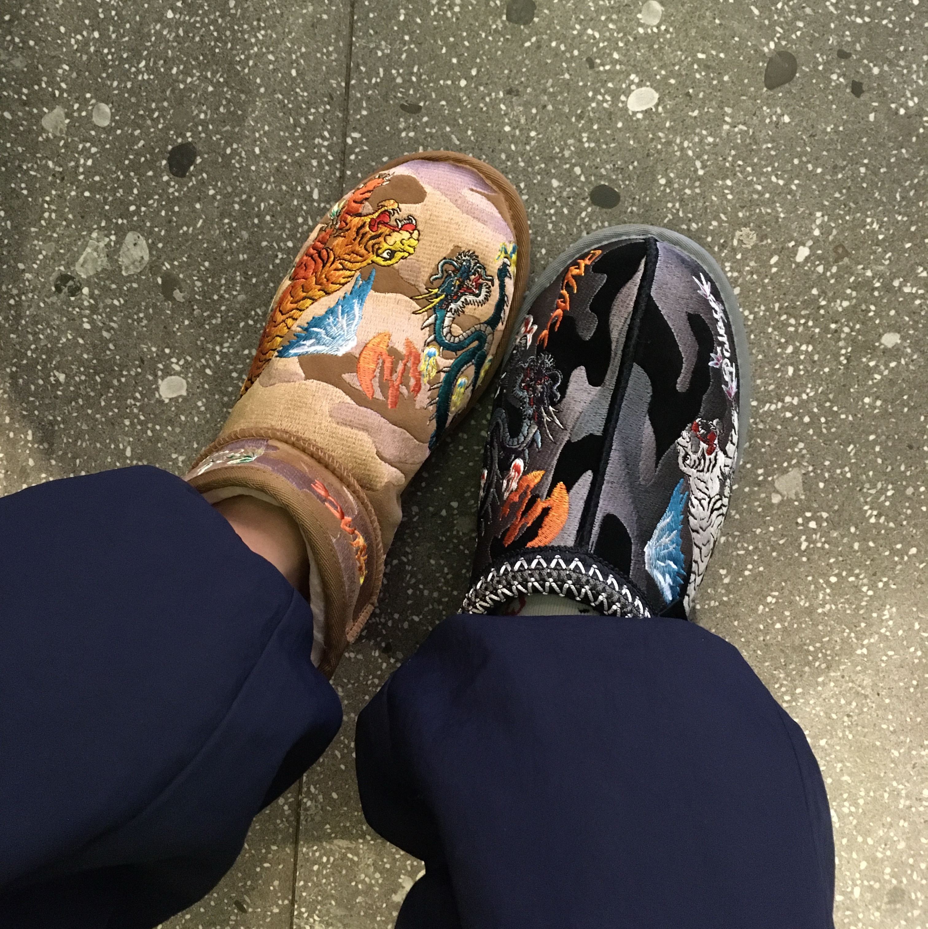 UGG x Palace Ultra Mini Boot Chestnut Camo, UGG x Palace Tasman Slipper Black Camo 착용 스타일