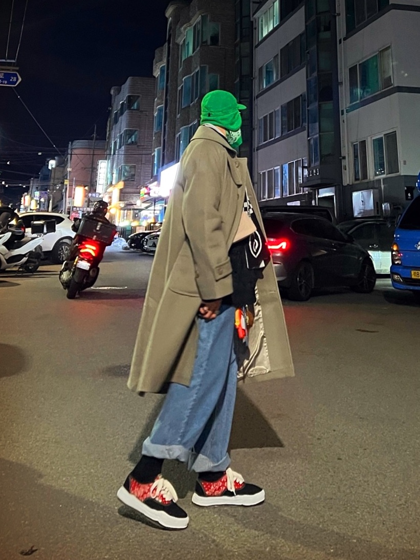 Maison Mihara Yasuhiro Baker OG Sole OX Bandana Sneakers Black, Undermycar Legion.02 Balmacaan Oversized Wool Coat Beige 착용 스타일 - 3