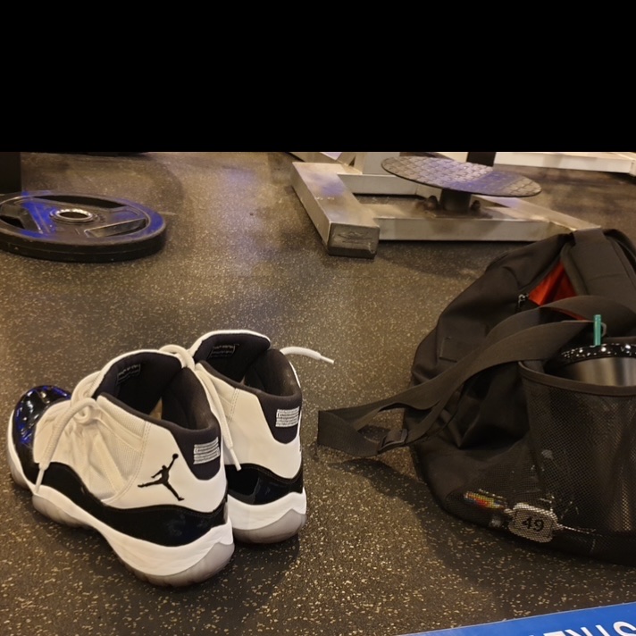 Jordan 11 Retro Concord 2011 착용 스타일 - 3