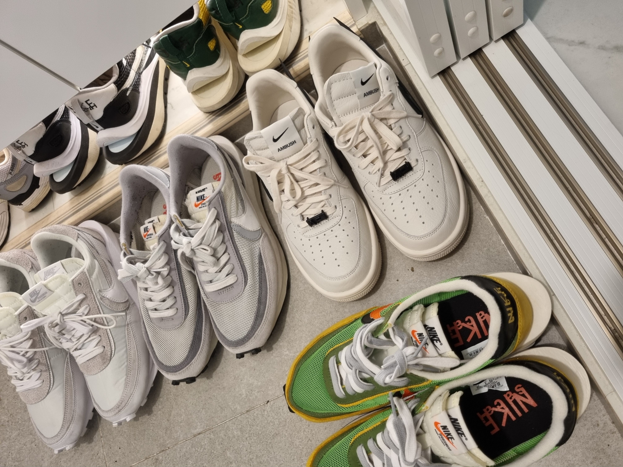 Nike x Sacai VaporWaffle Black White, Nike x Sacai VaporWaffle Tour Yellow & Gorge Green Sail 착용 스타일