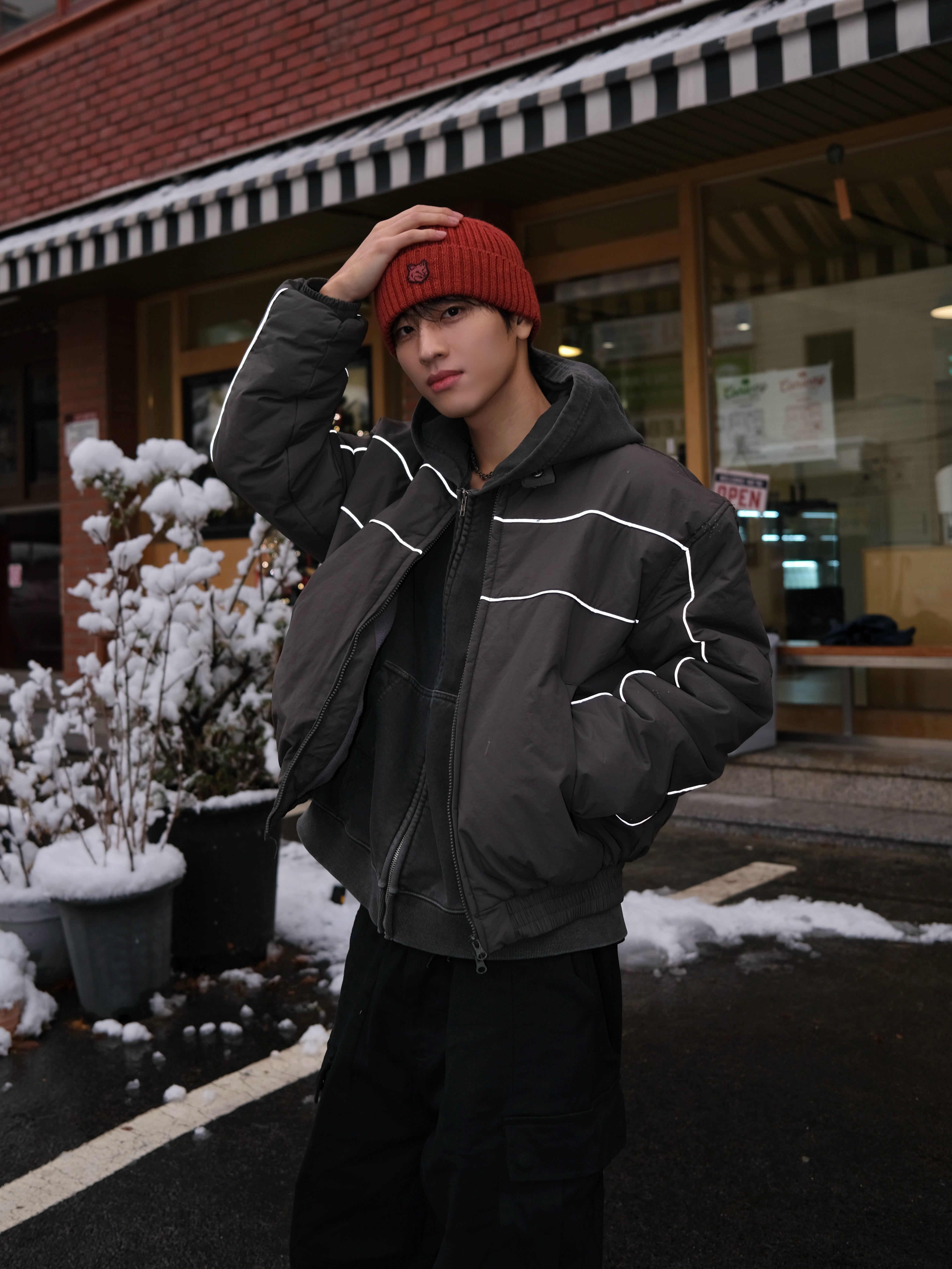 Maison Kitsune Fox Head Patch Ribbed Beanie Black 착용 스타일 - 5