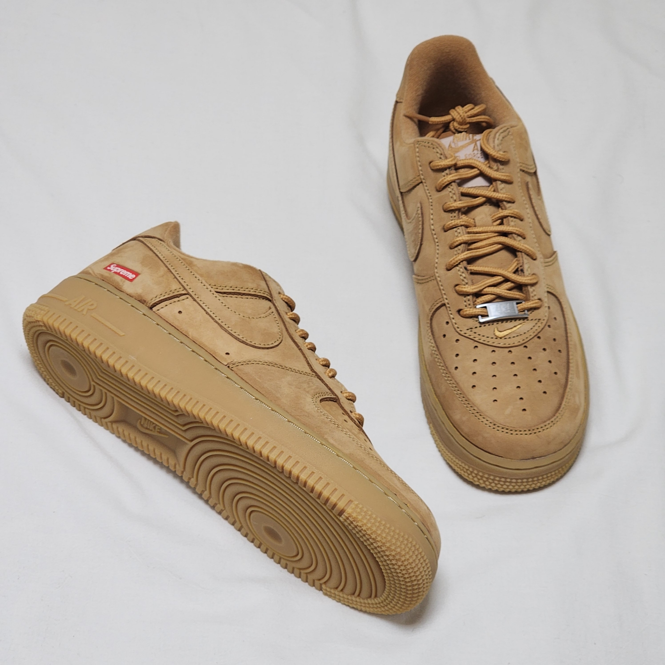 Nike x Supreme Air Force 1 Low Flax 착용 스타일